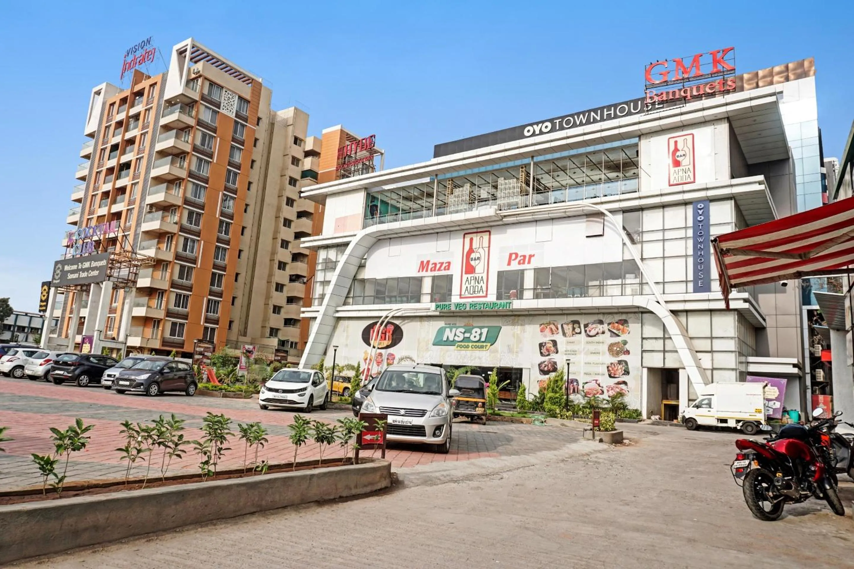 Facade/entrance in Townhouse Somani TC