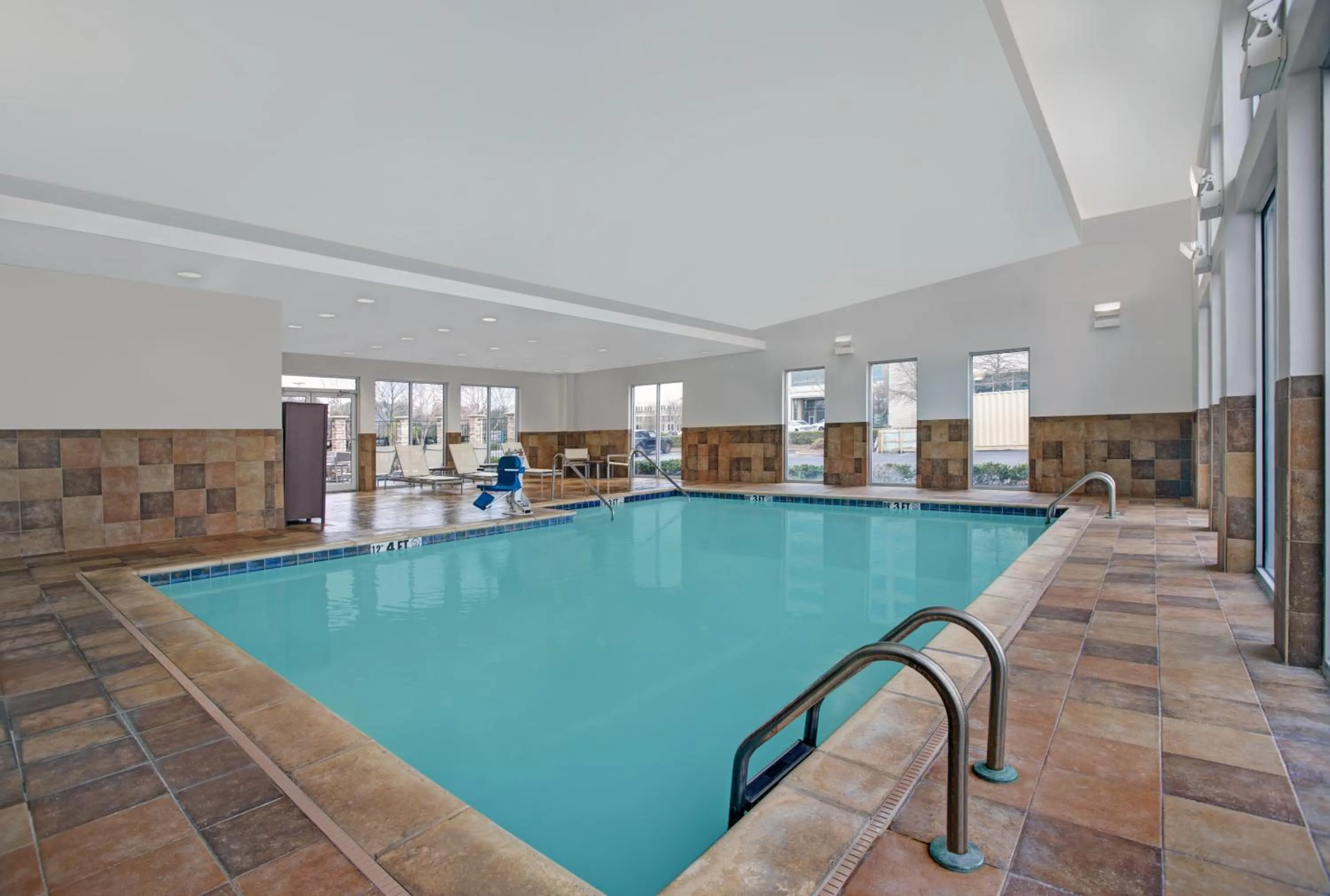 Swimming pool in Hyatt Place Jackson Ridgeland