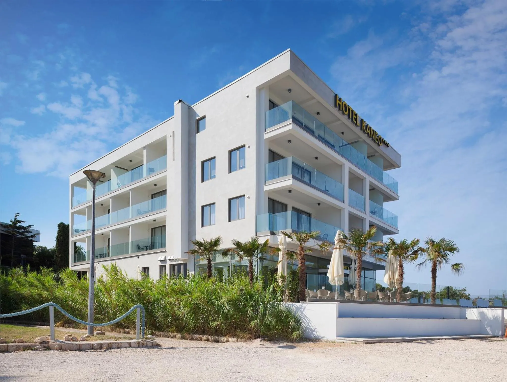 Facade/entrance in Kaneo beach hotel Novalja