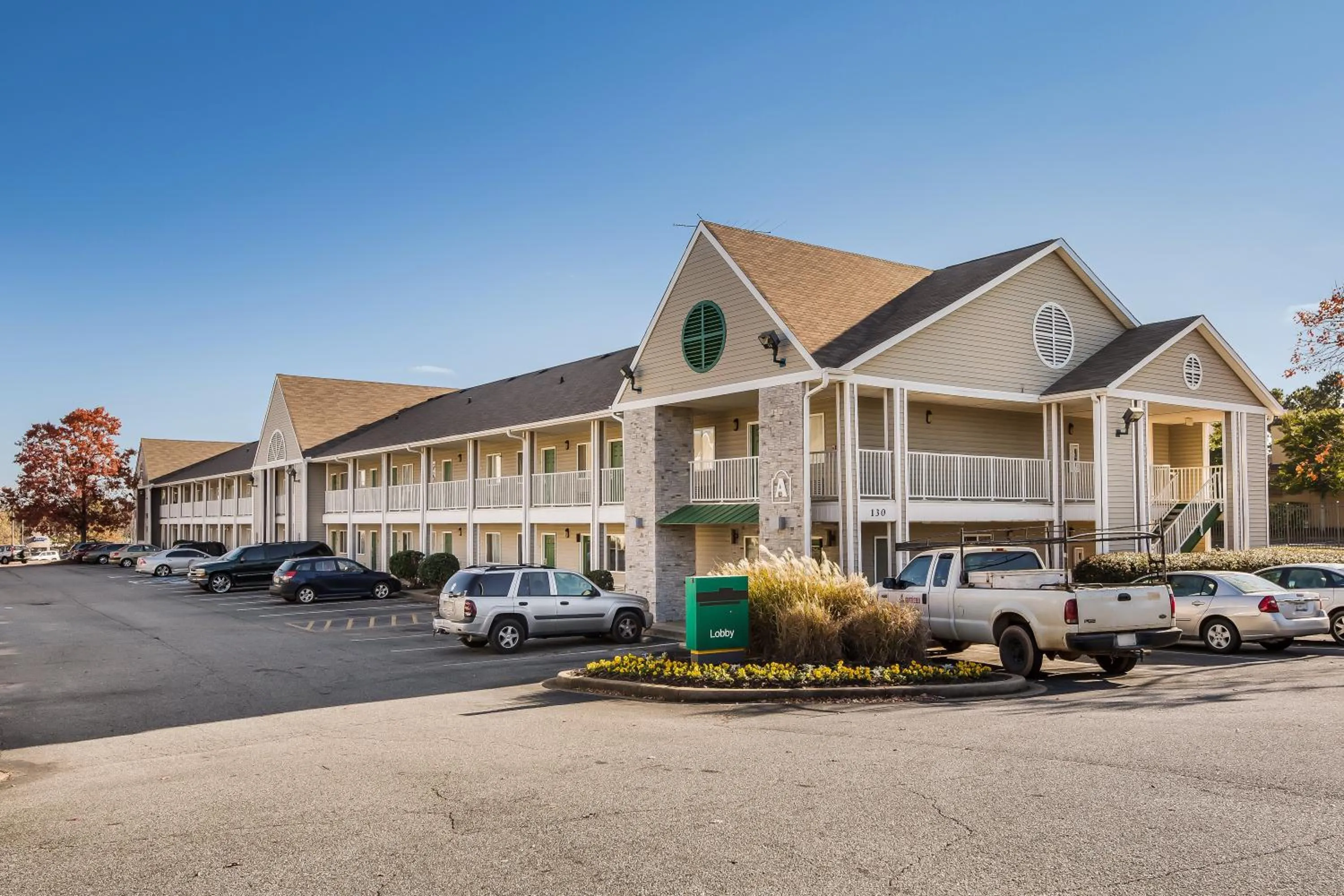 Property building in HomeTowne Studios by Red Roof Spartanburg - Asheville Highway