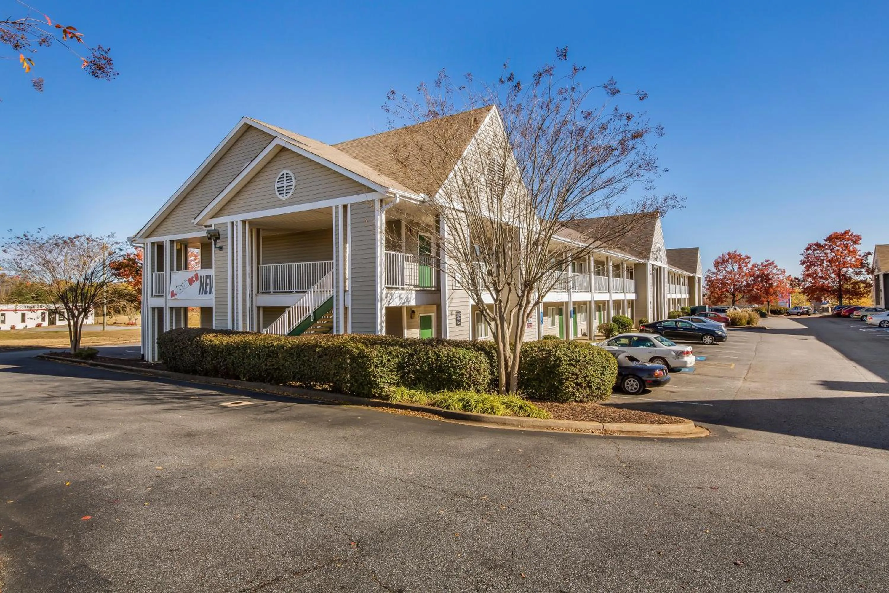 Property building in HomeTowne Studios by Red Roof Spartanburg - Asheville Highway