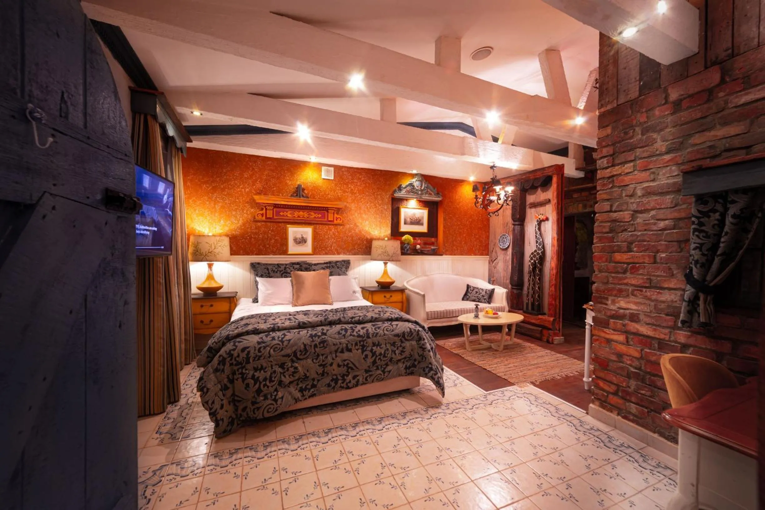 Photo of the whole room, Bed in Paul's Fantasia Boutique Suites