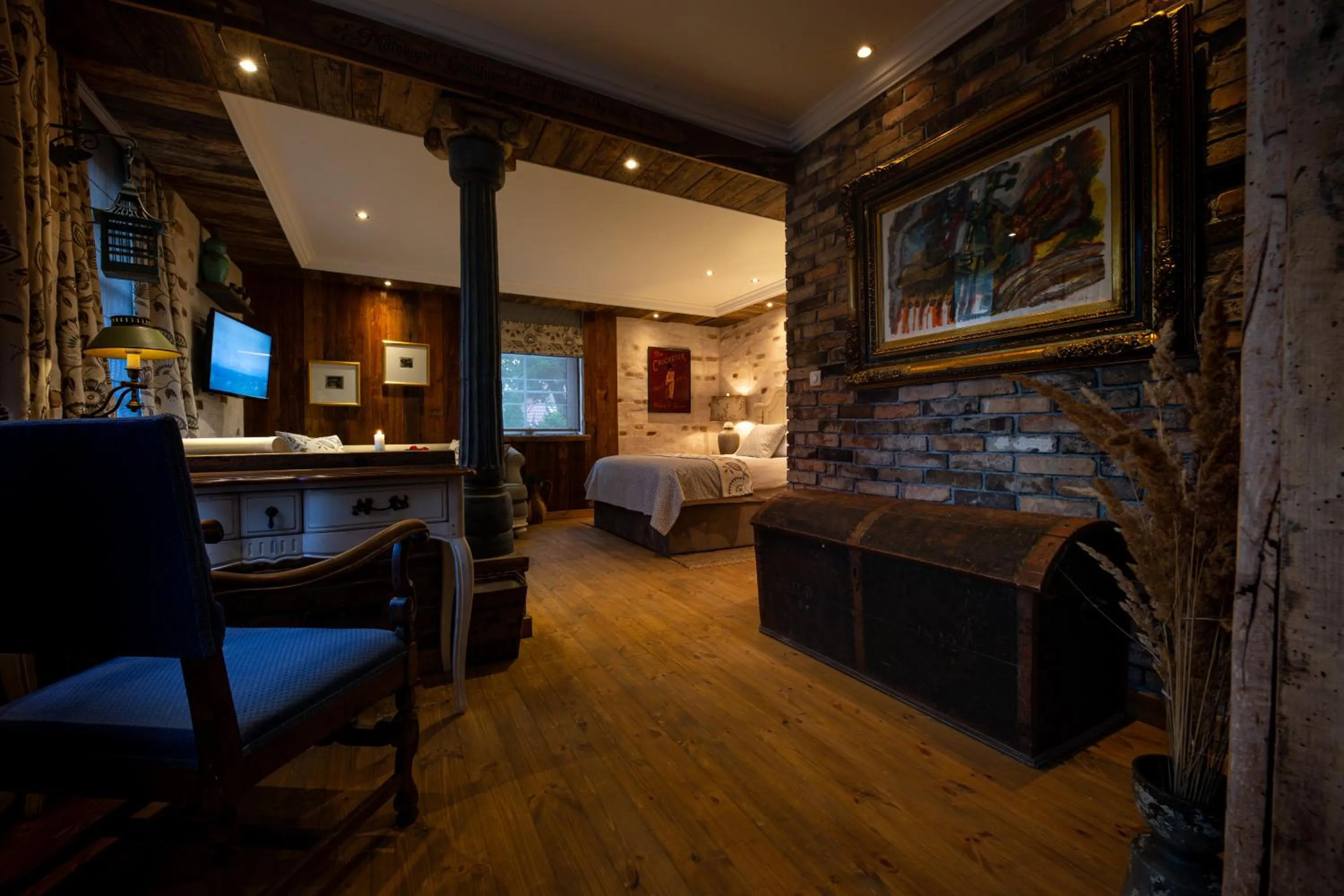 Photo of the whole room, Bed in Paul's Fantasia Boutique Suites