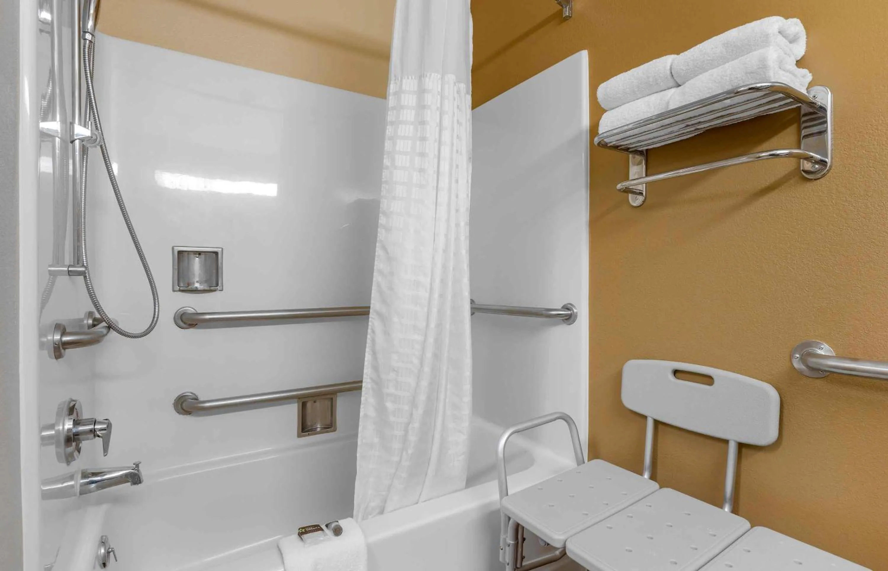Bathroom in Extended Stay America Suites - Cincinnati - Springdale - I-275
