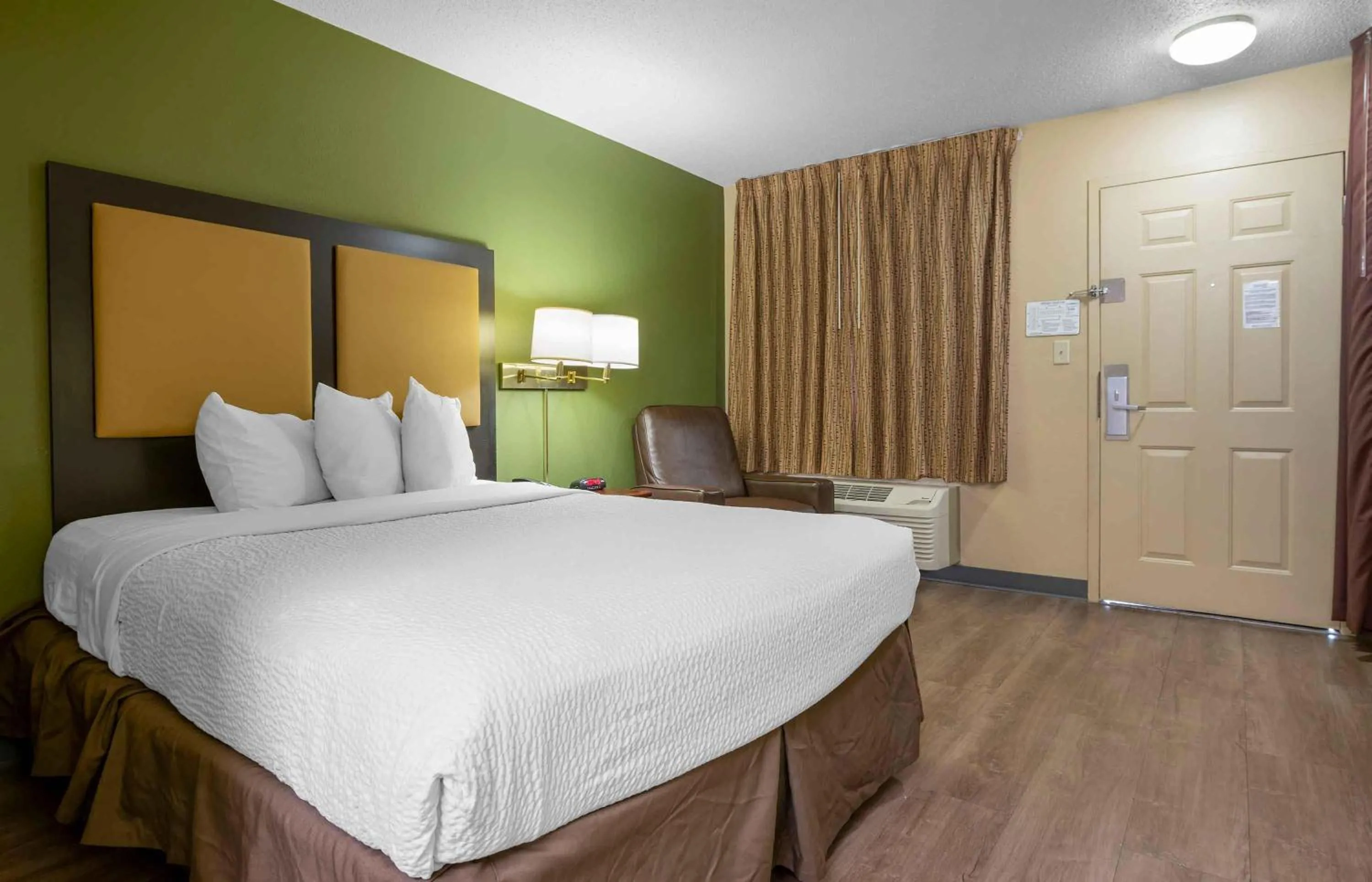 Bedroom, Bed in Extended Stay America Suites - Cincinnati - Springdale - I-275