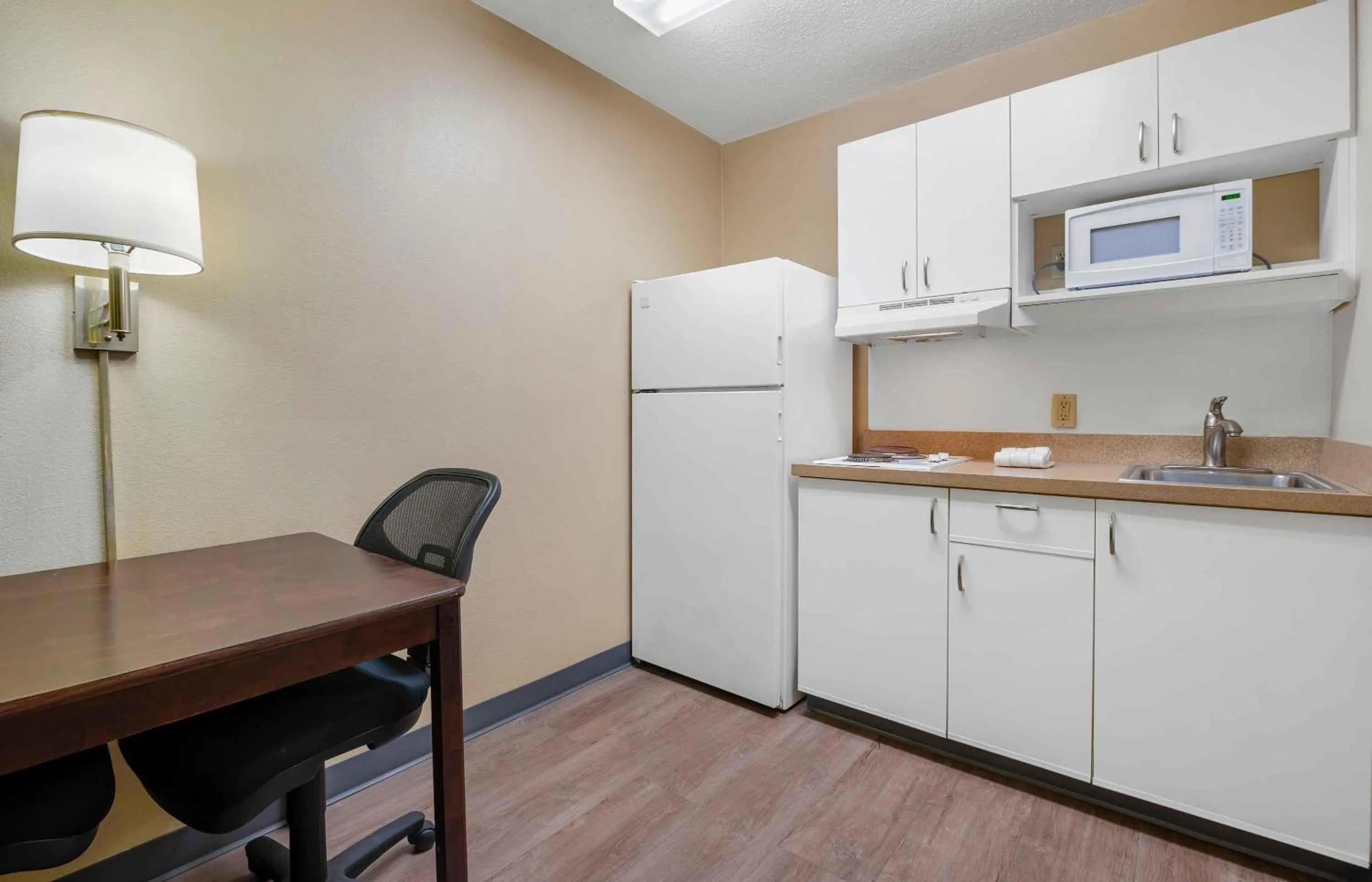 Kitchen or kitchenette in Extended Stay America Suites - Cincinnati - Springdale - I-275