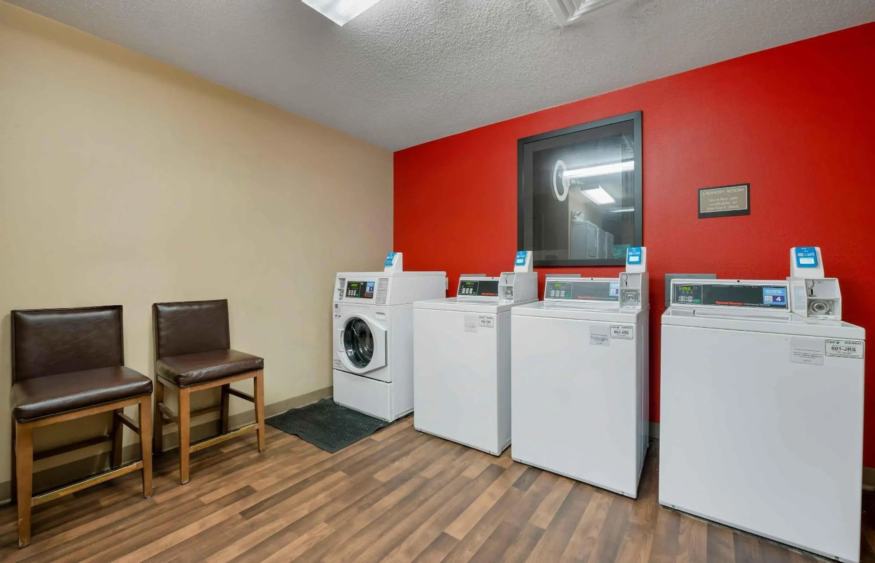 Property building in Extended Stay America Suites - Cincinnati - Springdale - I-275 Property building in Extended Stay America Suites - Cincinnati - Springdale - I-275