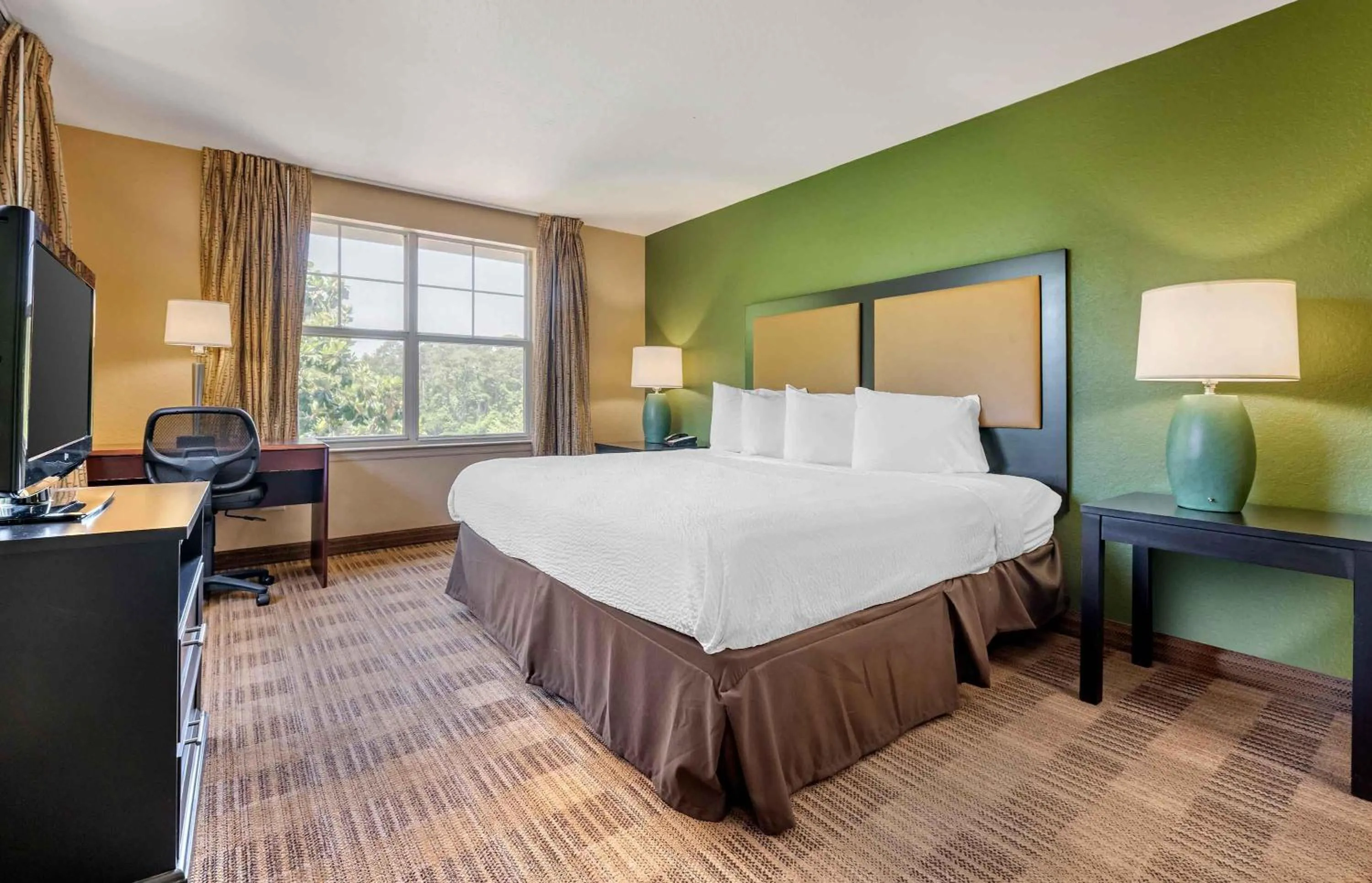 Bedroom, Bed in Extended Stay America Suites - Dallas - Las Colinas - Green Park Dr