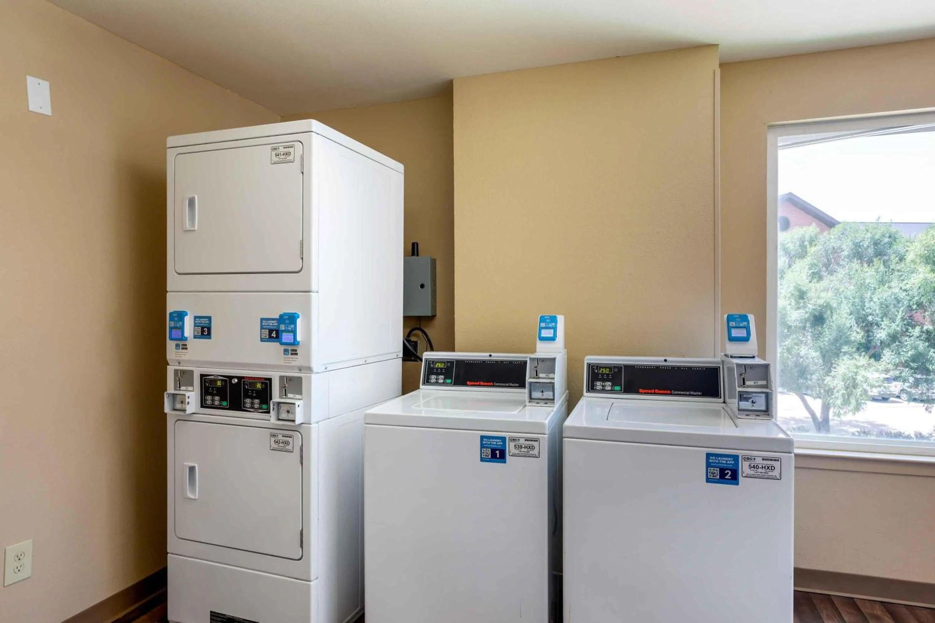 Property building in Extended Stay America Suites - Dallas - Las Colinas - Green Park Dr