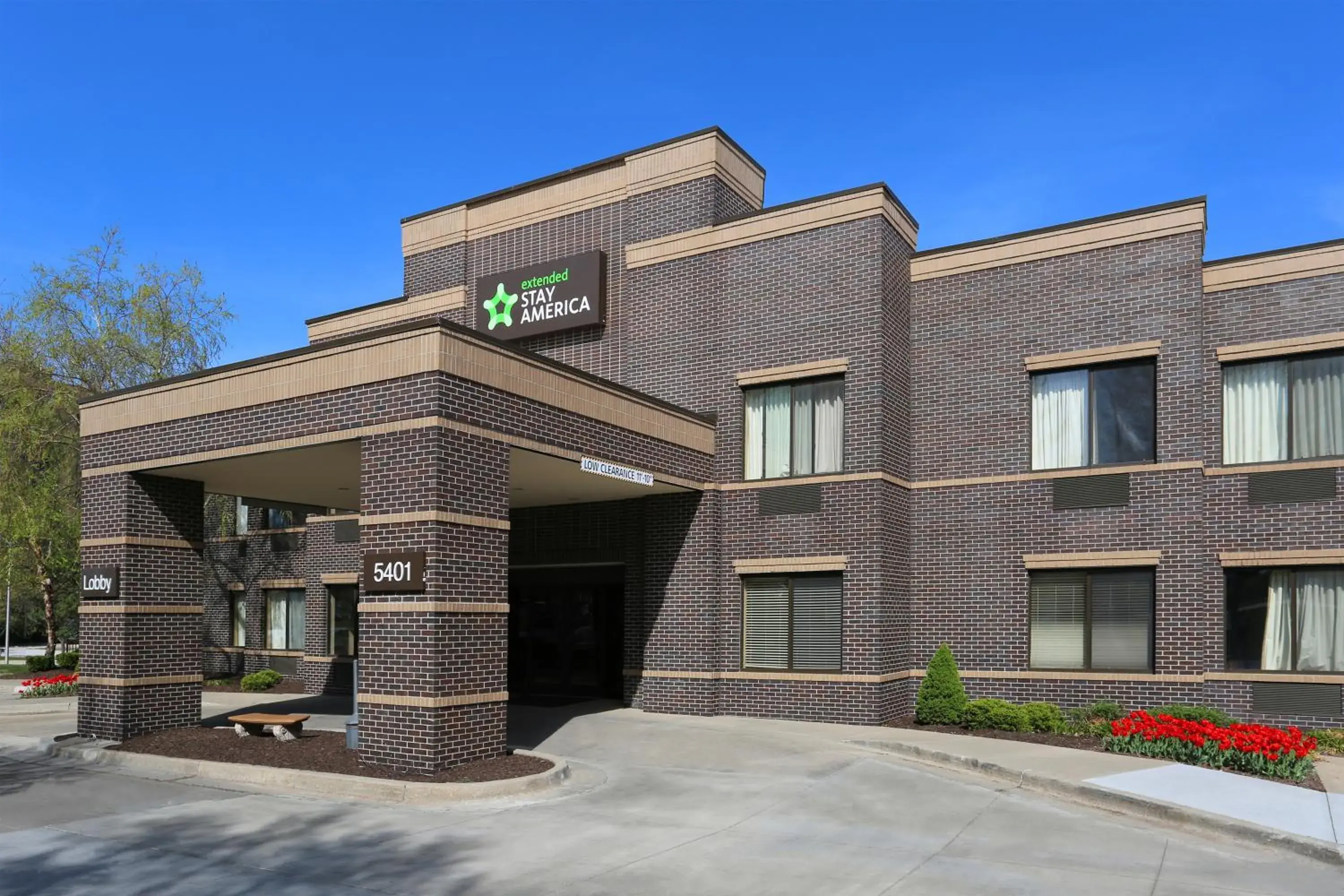 Property Building in Extended Stay America Suites - Kansas City - Overland Park - Nall Ave