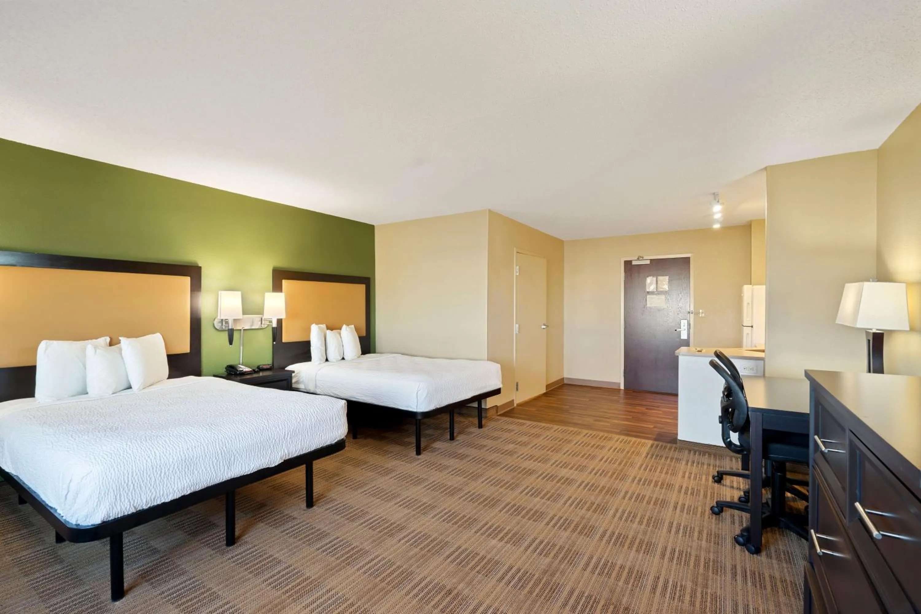 Bed in Extended Stay America Suites - Washington, DC - Springfield