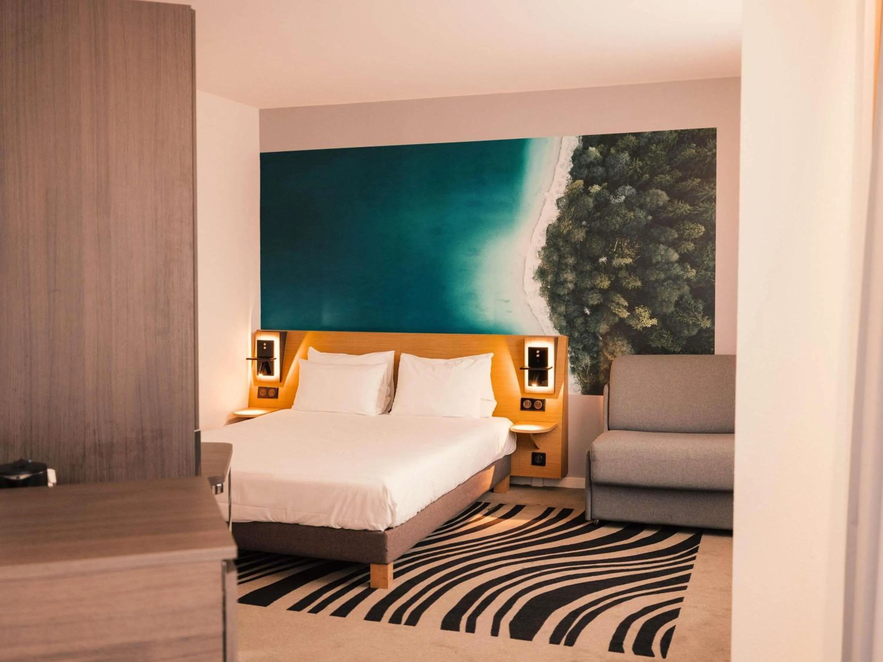 Bedroom, Bed in Novotel Le Havre Centre Gare