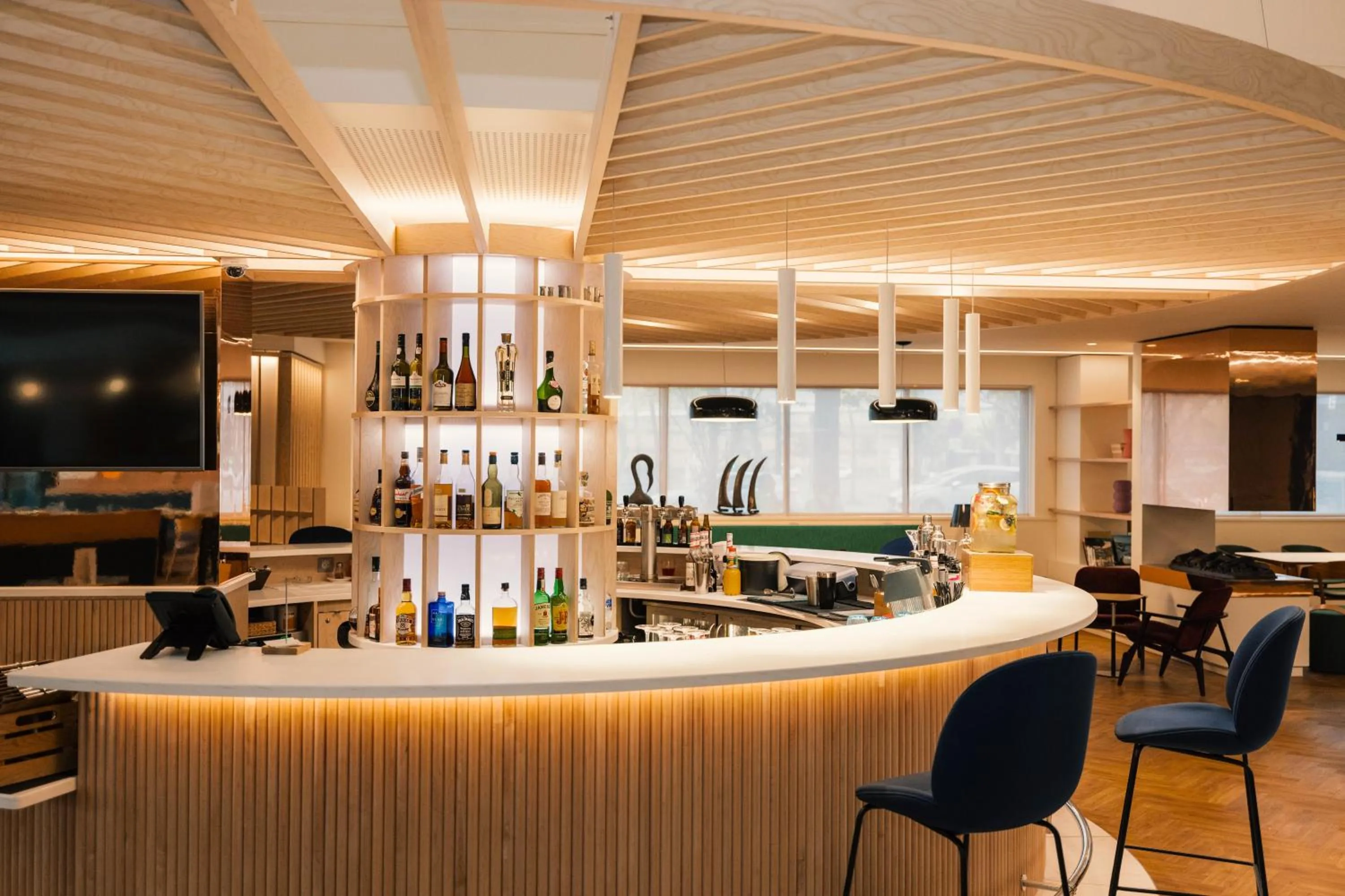 Lounge or bar in Novotel Le Havre Centre Gare