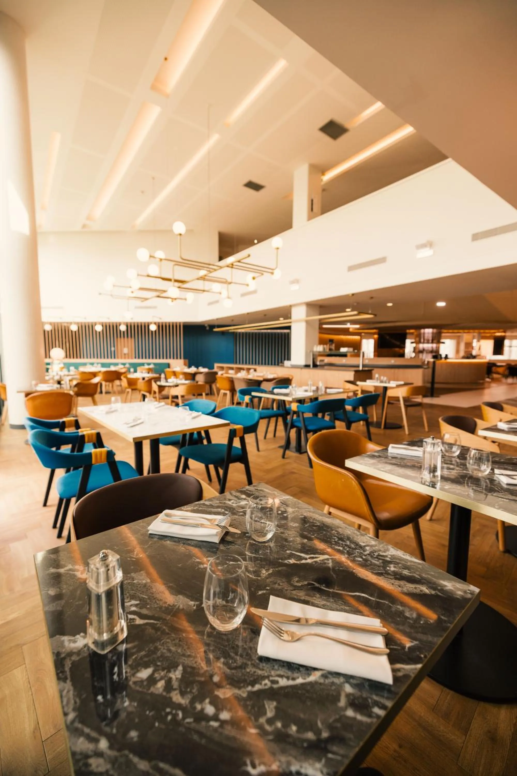 Restaurant/places to eat in Novotel Le Havre Centre Gare