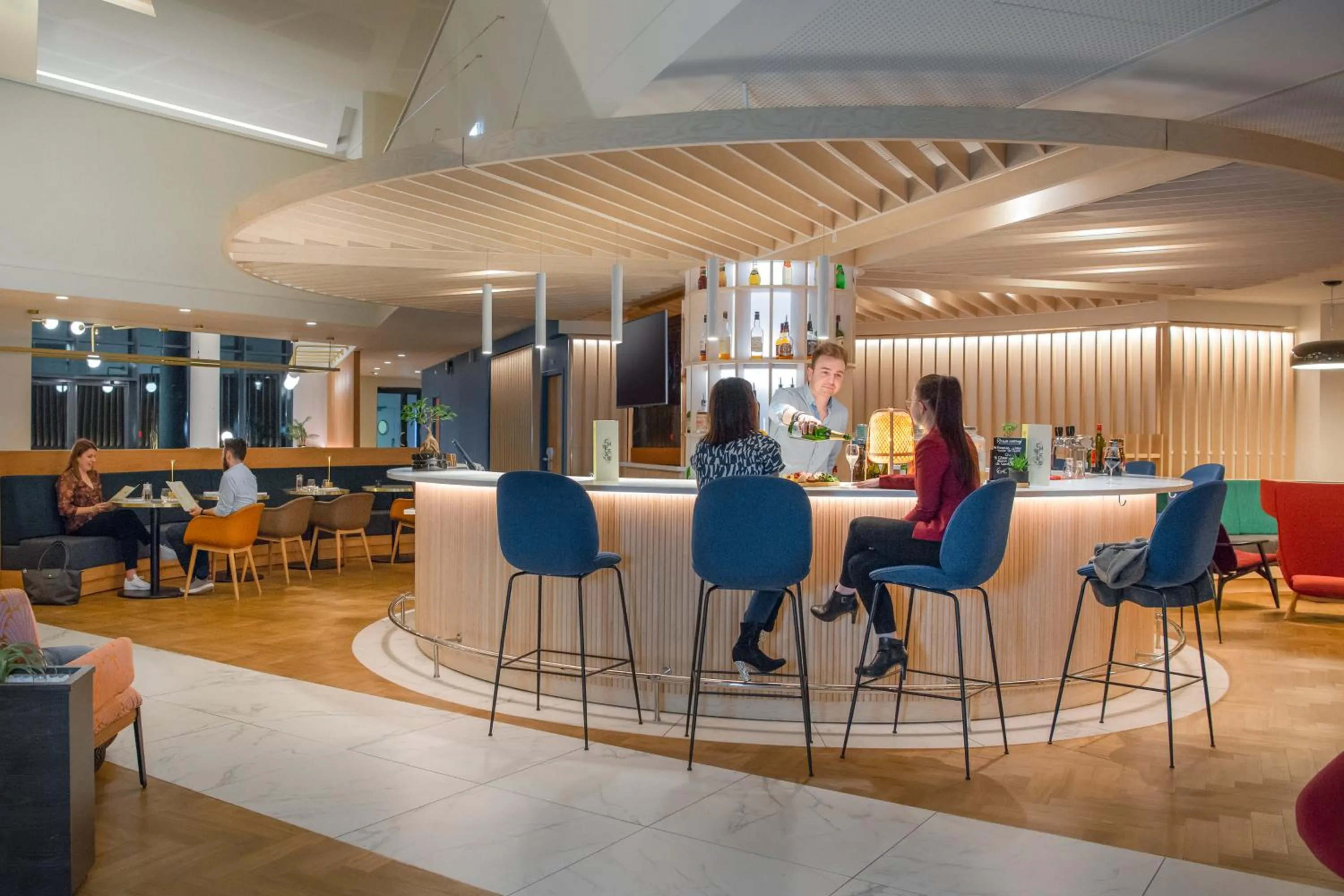 Lounge or bar in Novotel Le Havre Centre Gare