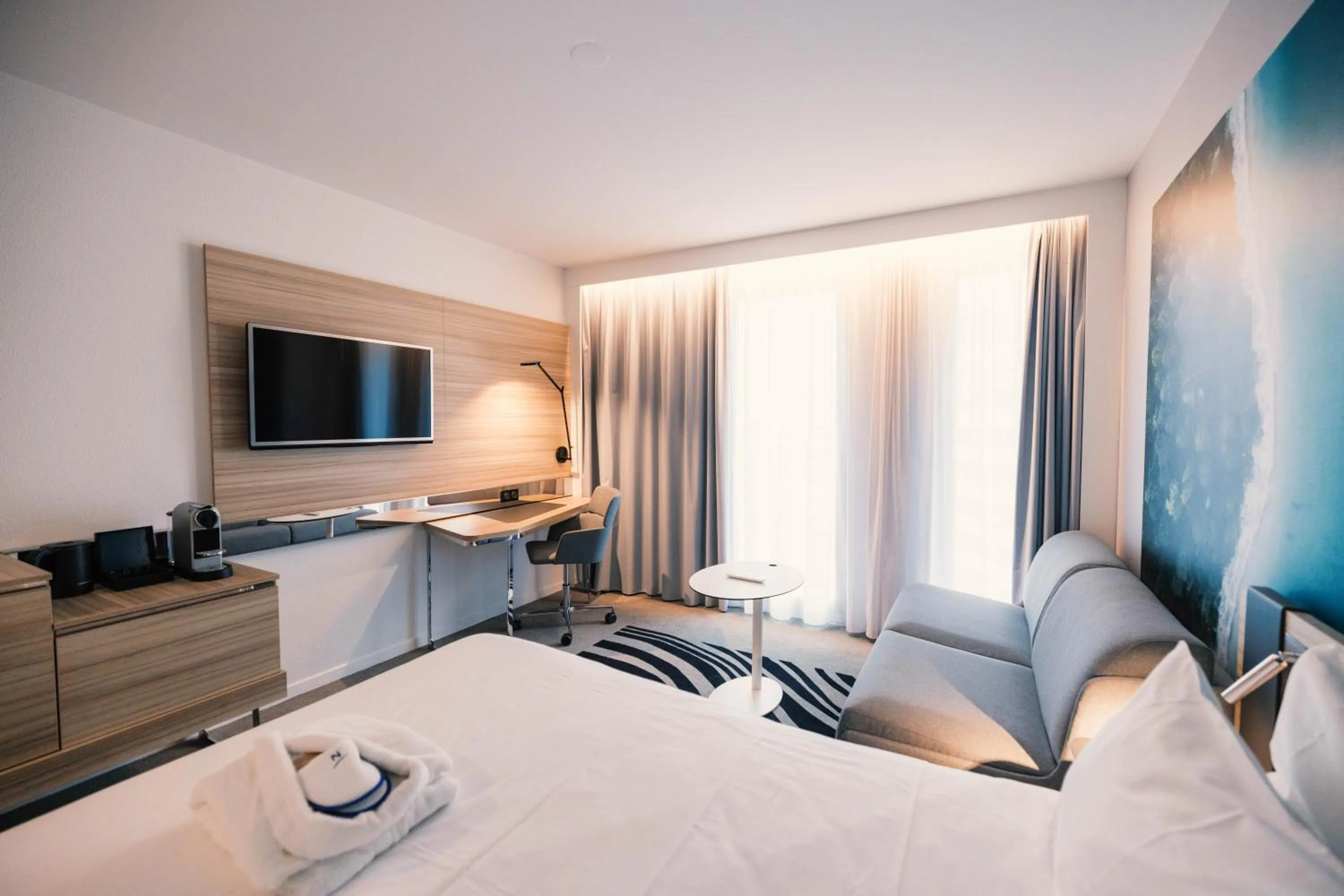 Bedroom, Bed in Novotel Le Havre Centre Gare