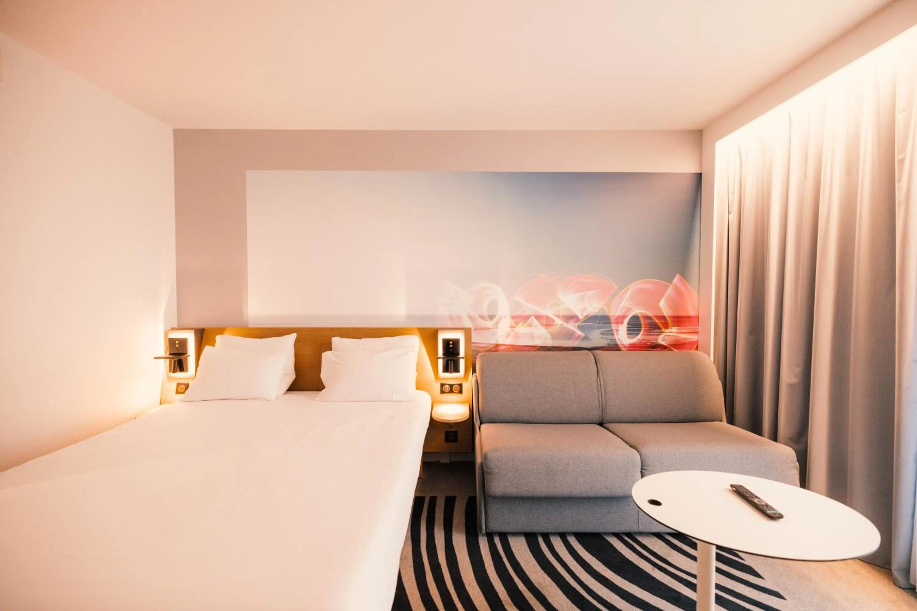 Bedroom, Bed in Novotel Le Havre Centre Gare