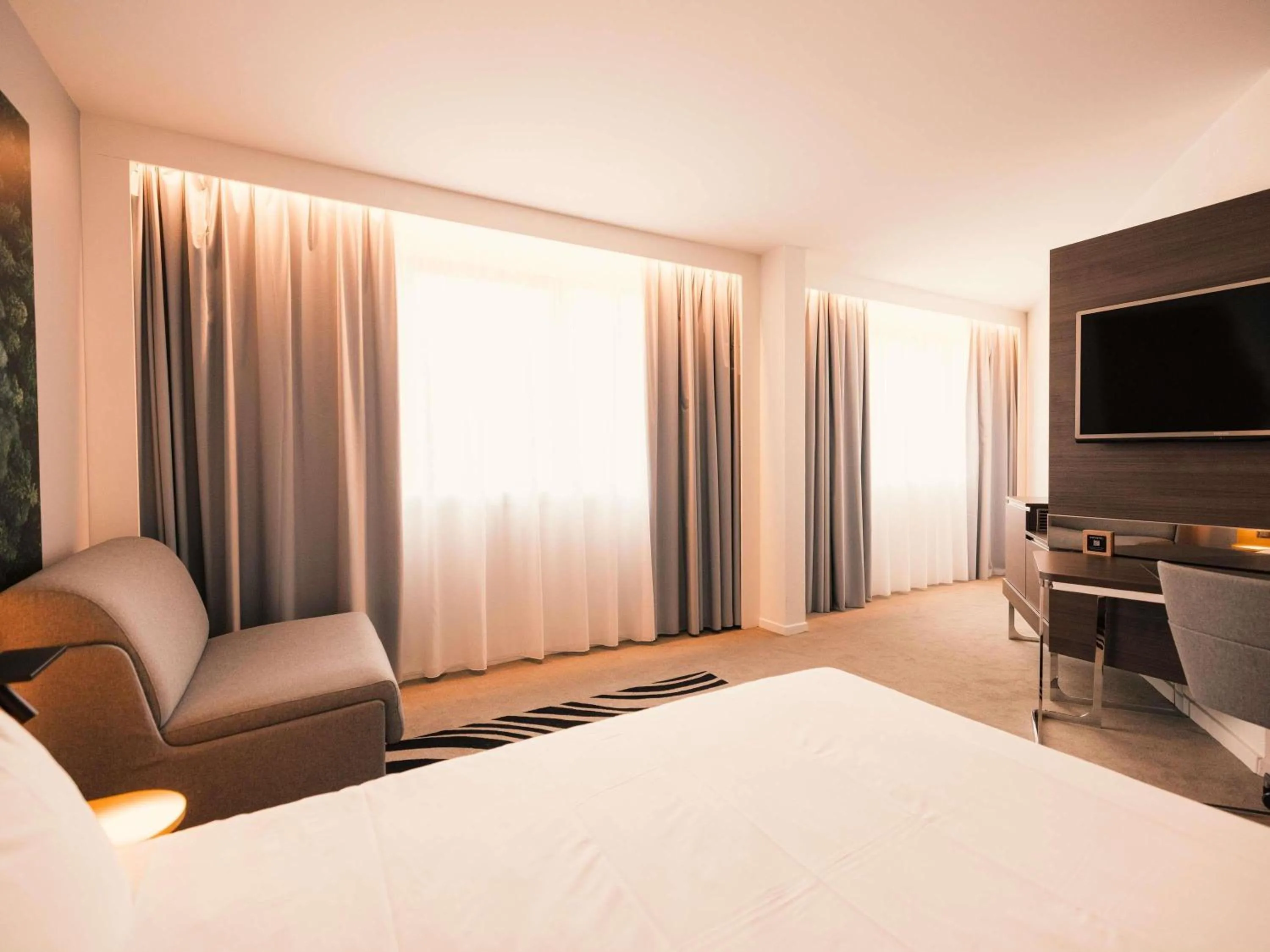 Bedroom, Bed in Novotel Le Havre Centre Gare