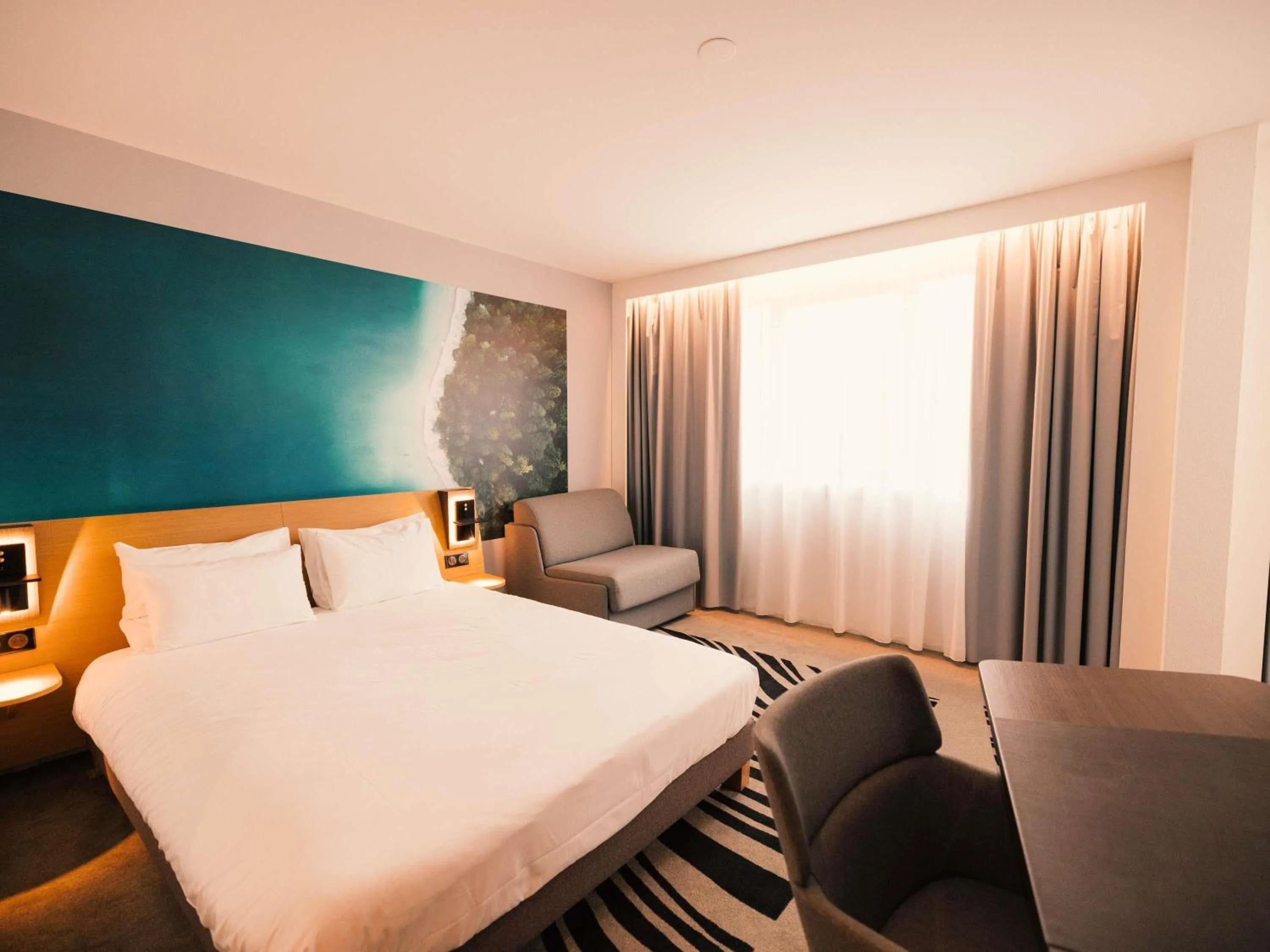 Bedroom, Bed in Novotel Le Havre Centre Gare