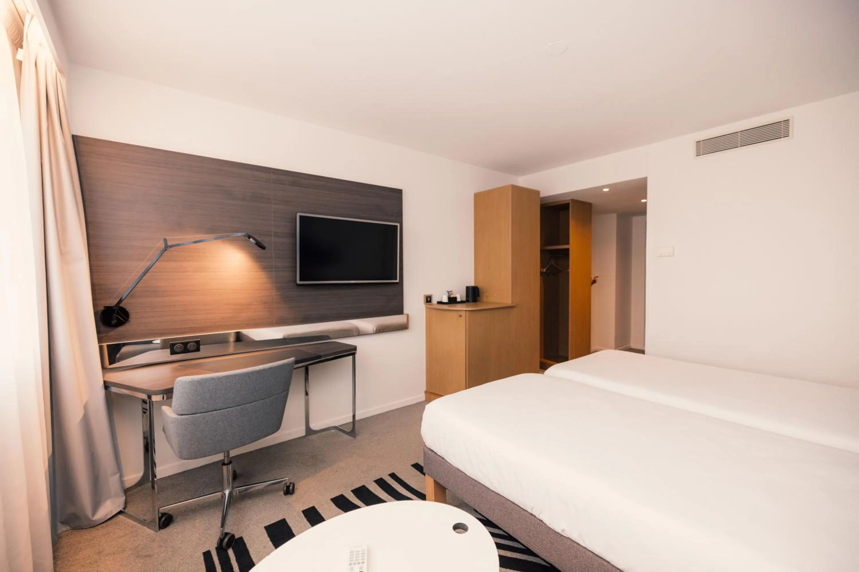 Bedroom, Bed in Novotel Le Havre Centre Gare