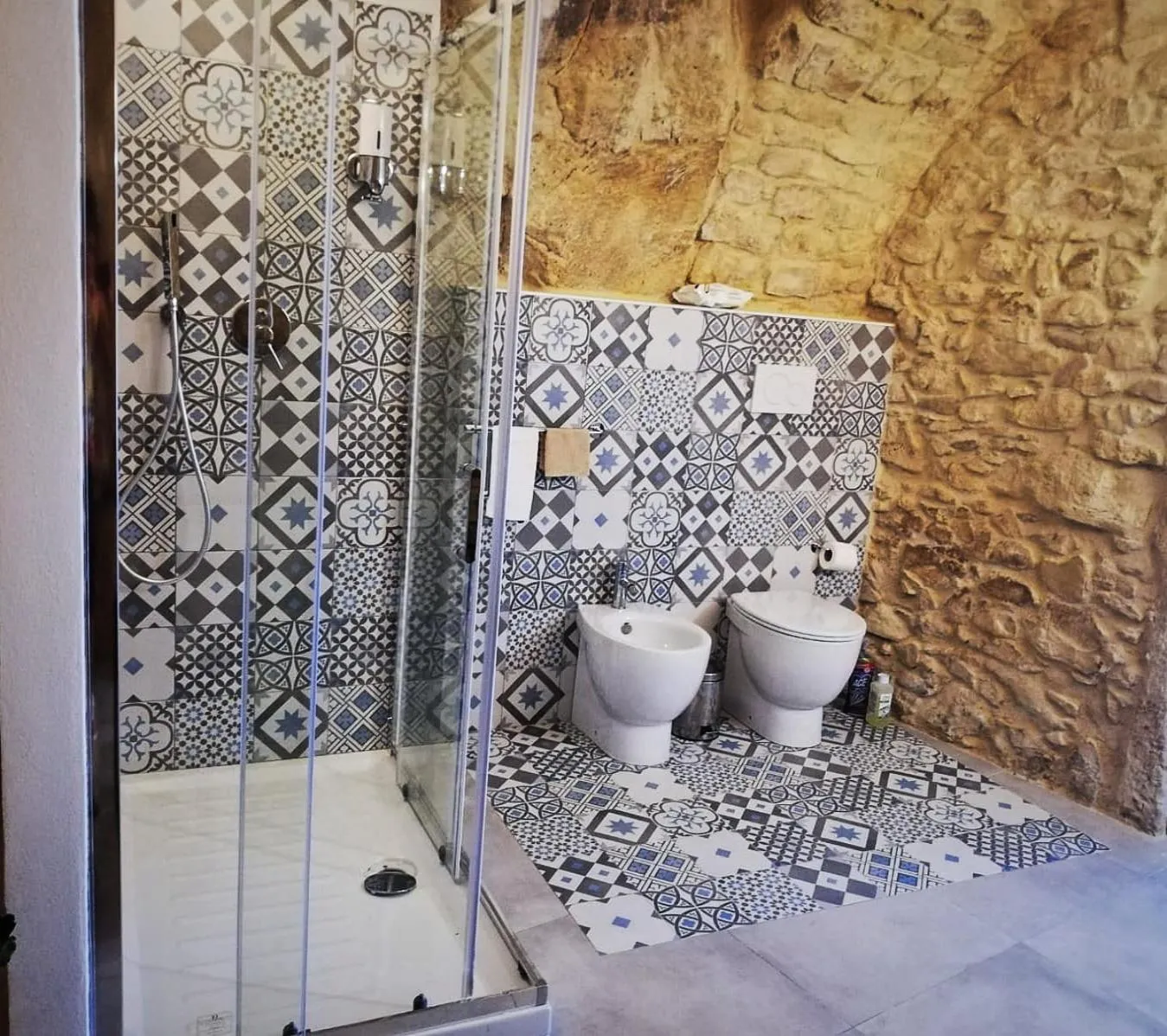 Shower in Ibla Barocca