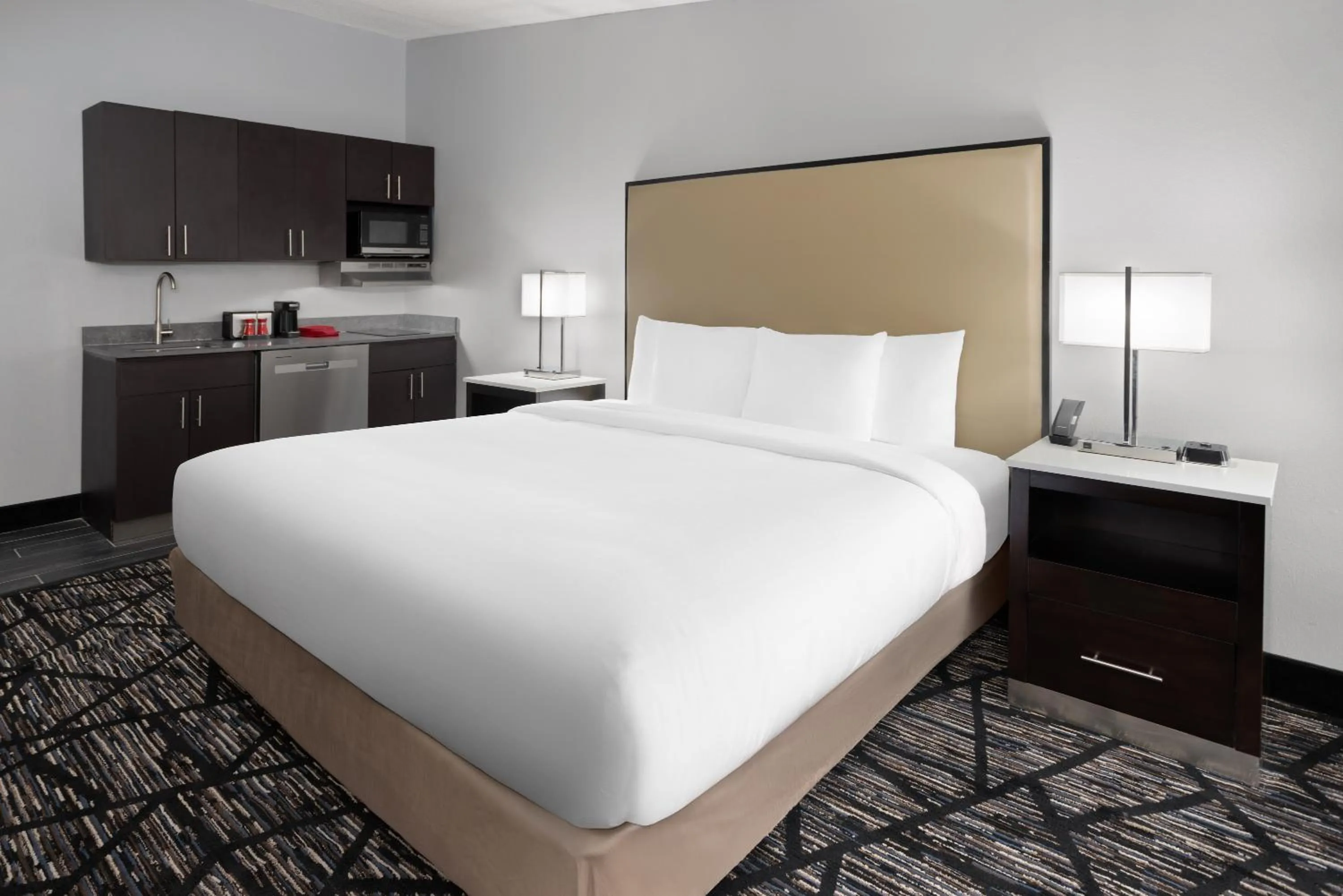 TV and multimedia, Bed in Hawthorn Extended Stay by Wyndham Chambersburg