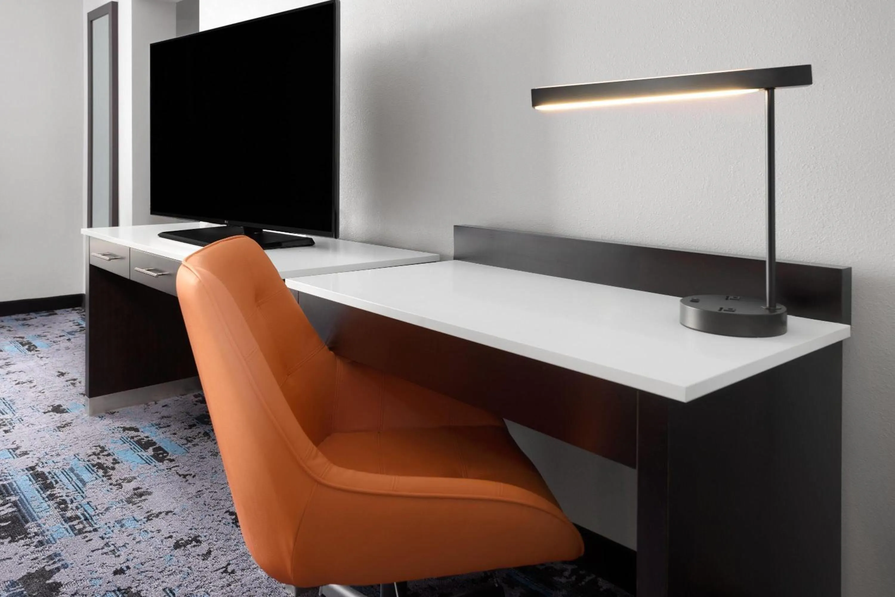 TV and multimedia in Hawthorn Extended Stay by Wyndham Chambersburg