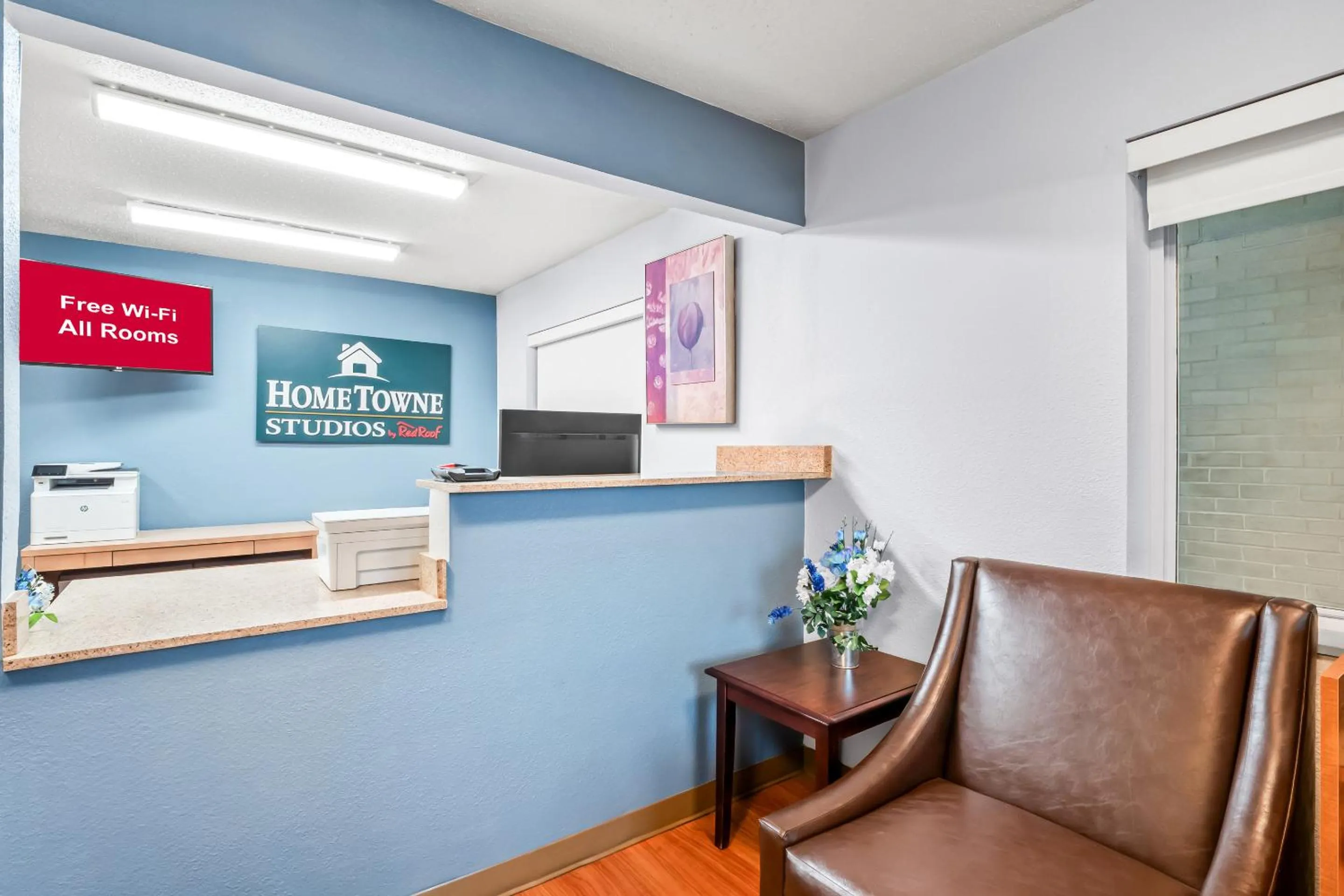 Lobby or reception in HomeTowne Studios by Red Roof Detroit - Livonia