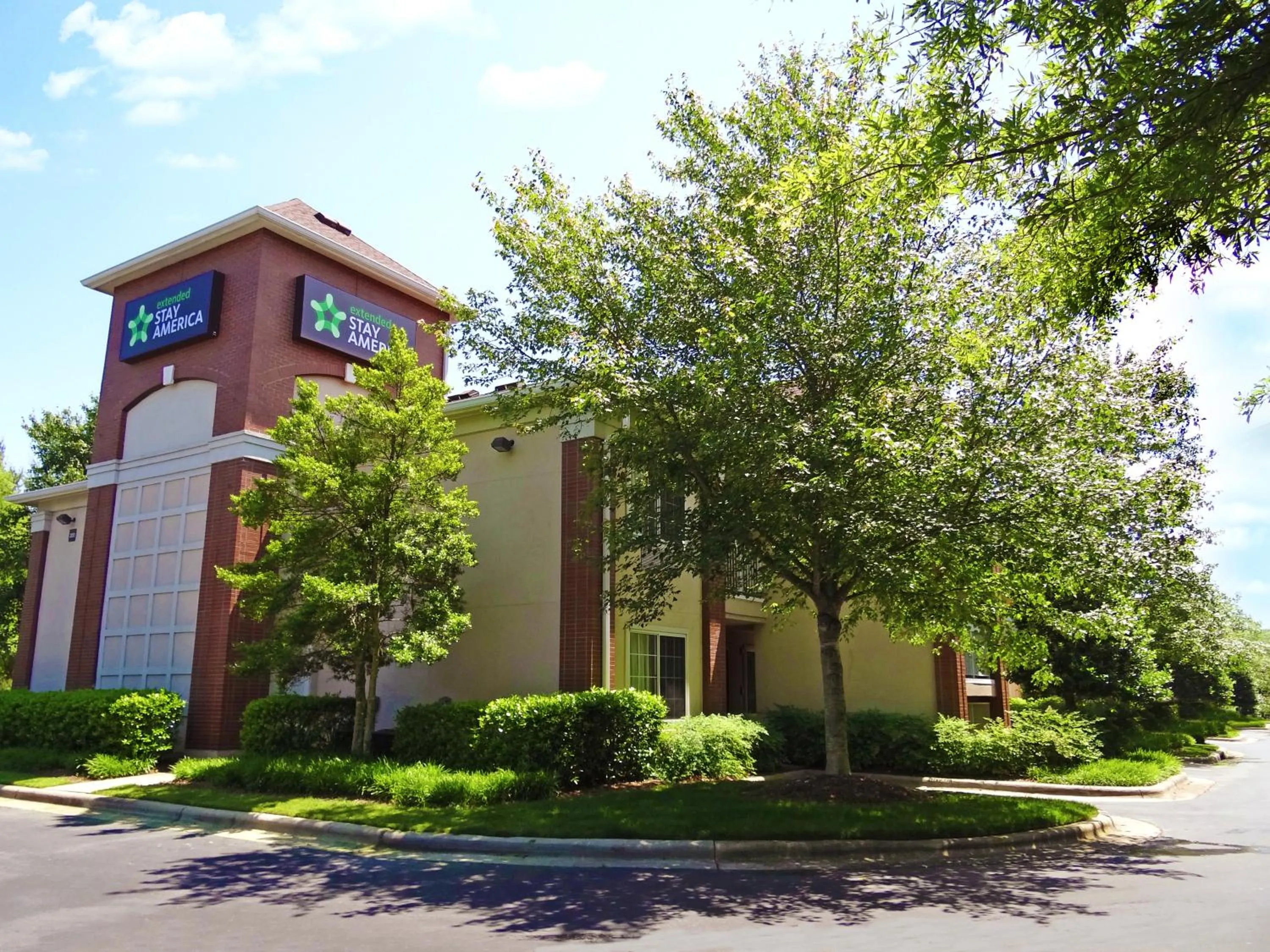 Property Building in Extended Stay America Select Suites - Durham - University - Ivy Creek Blvd