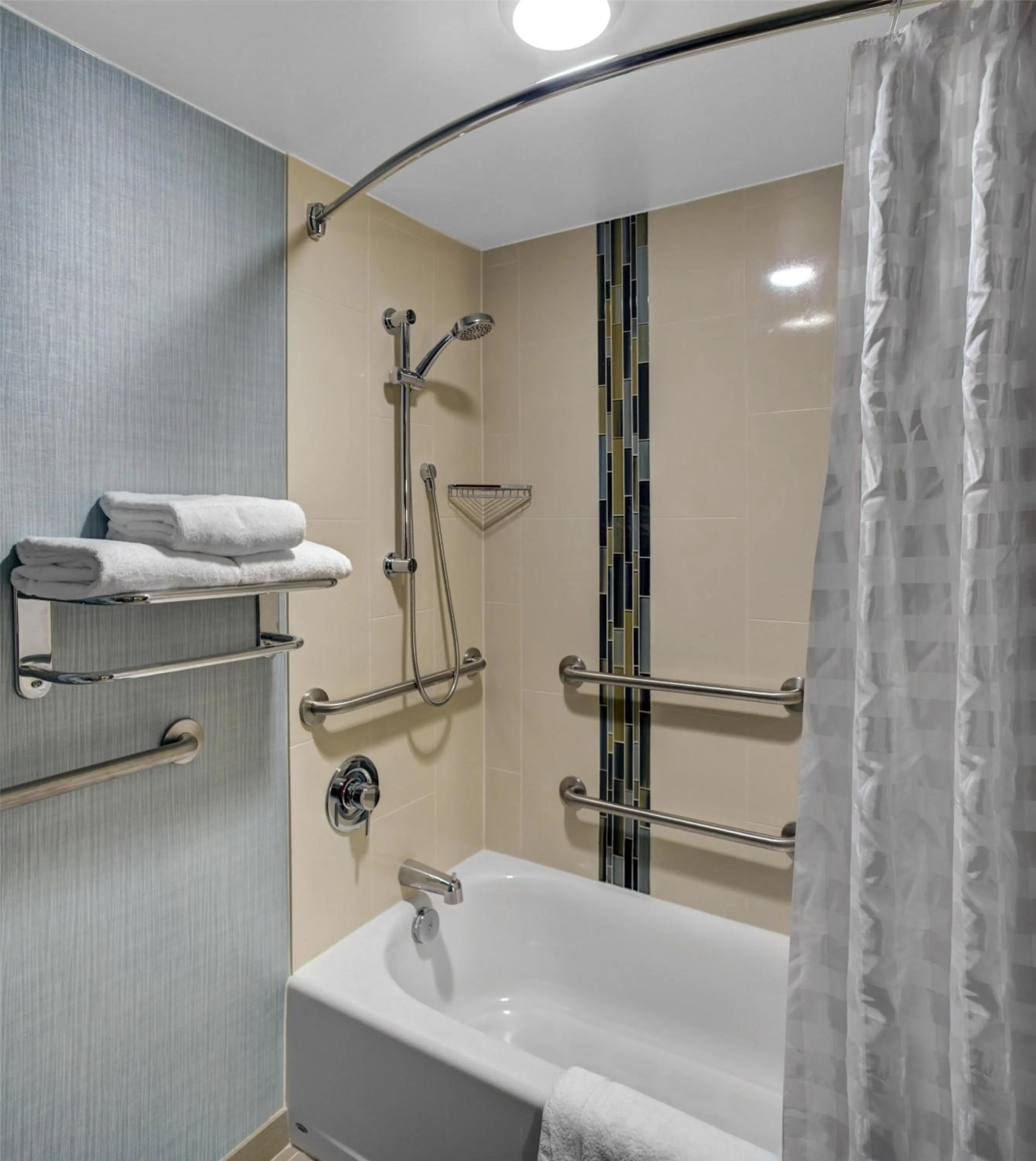 Bathroom in Hyatt Place Detroit/Livonia