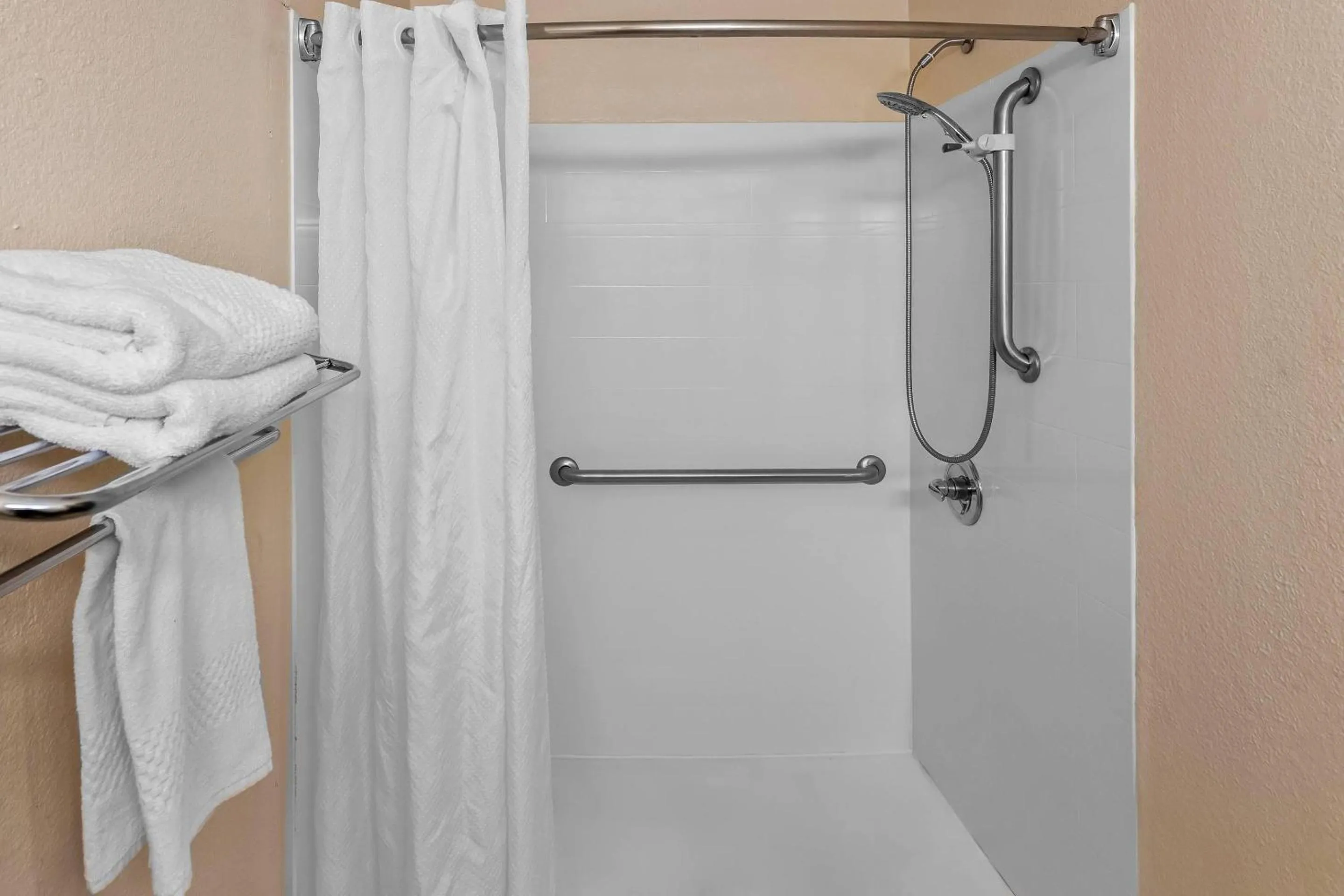 Bedroom in Rodeway Inn