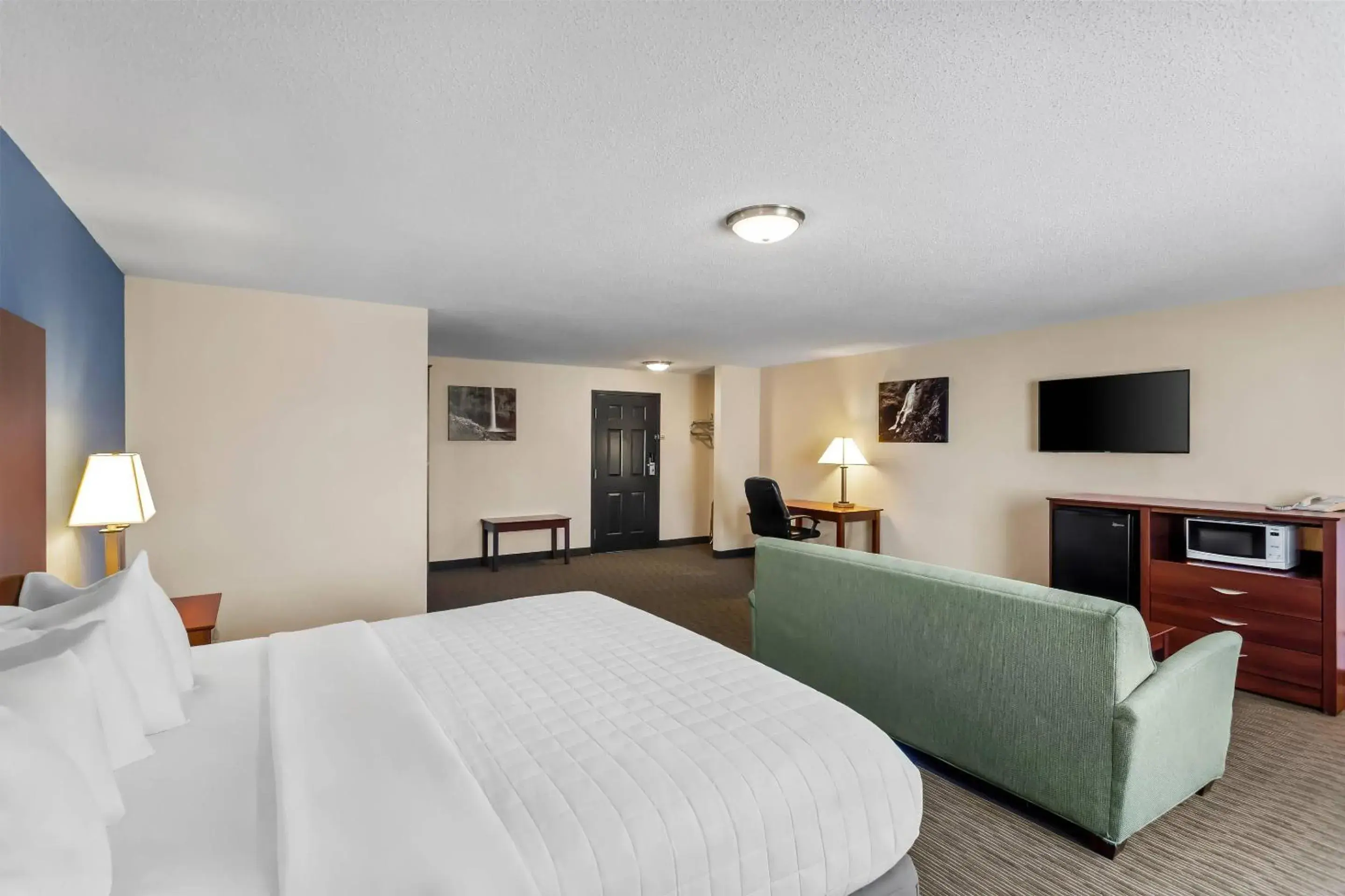 Bedroom, Bed in Rodeway Inn Bedroom, Bed in Rodeway Inn