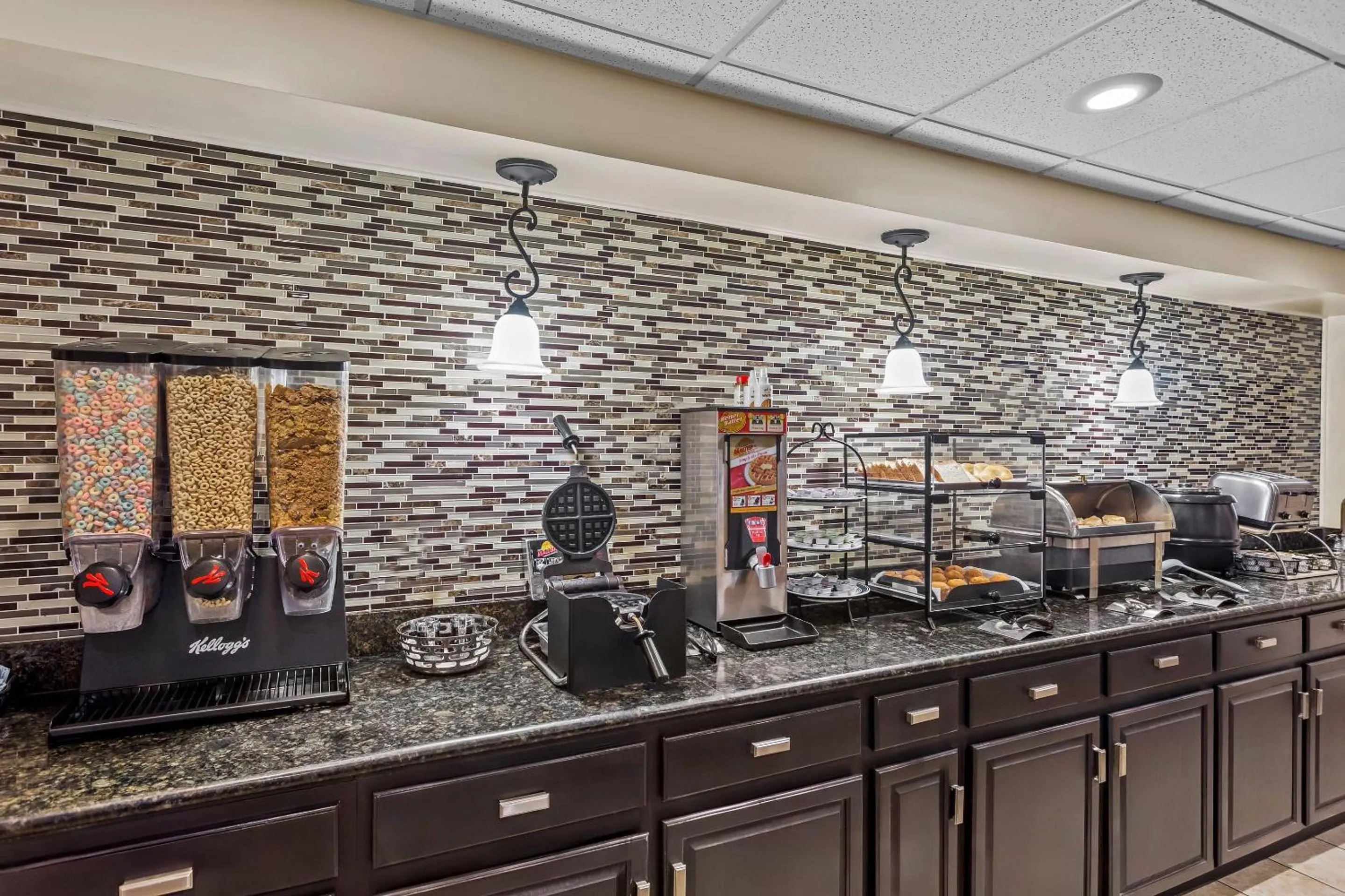 Breakfast in Rodeway Inn