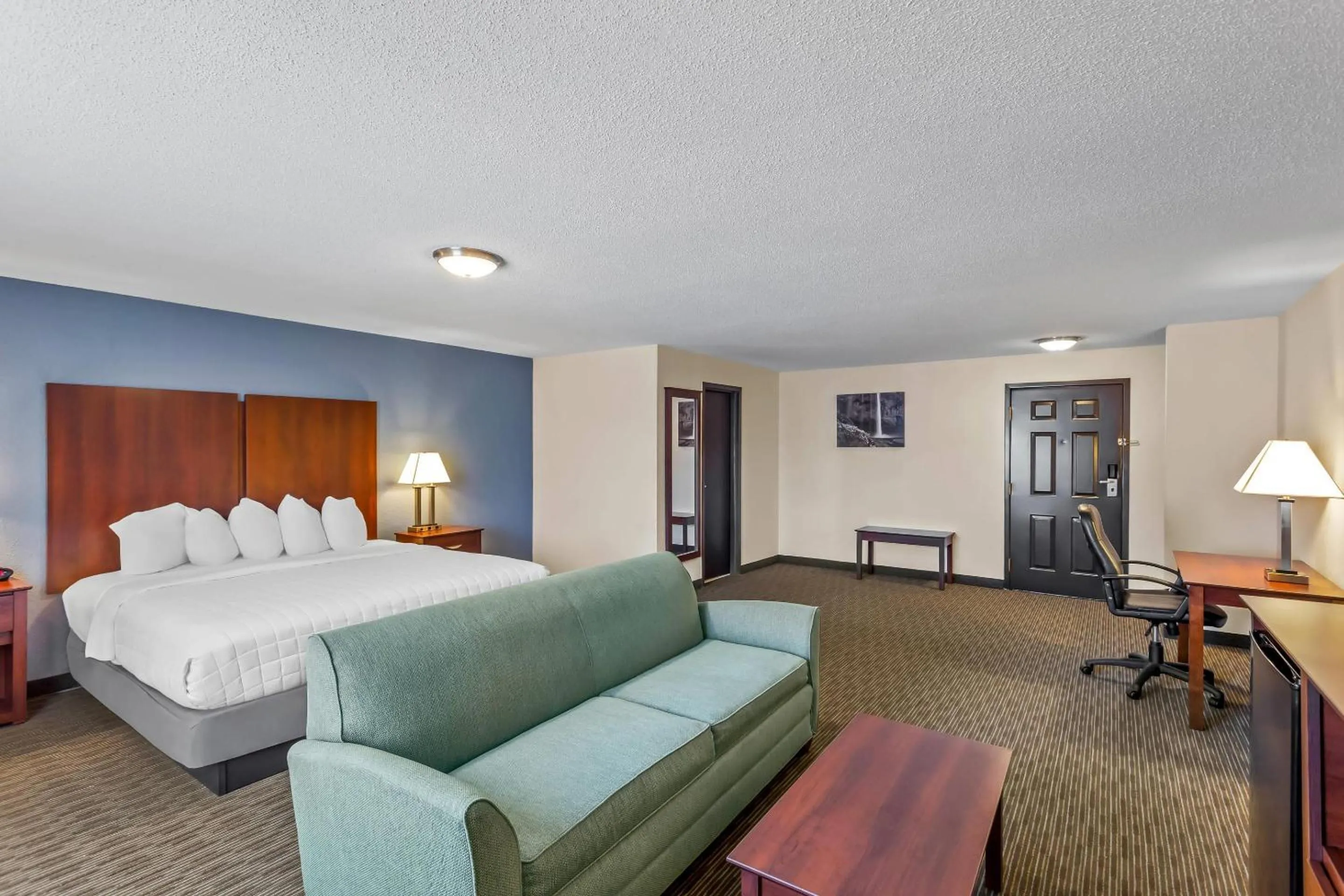 Bedroom, Bed in Rodeway Inn