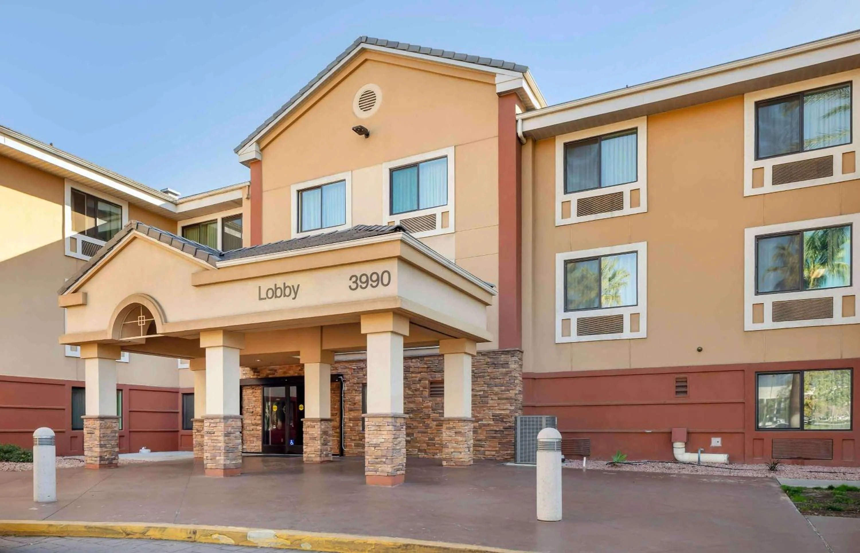 Property building in Extended Stay America Suites - Los Angeles - Ontario Airport