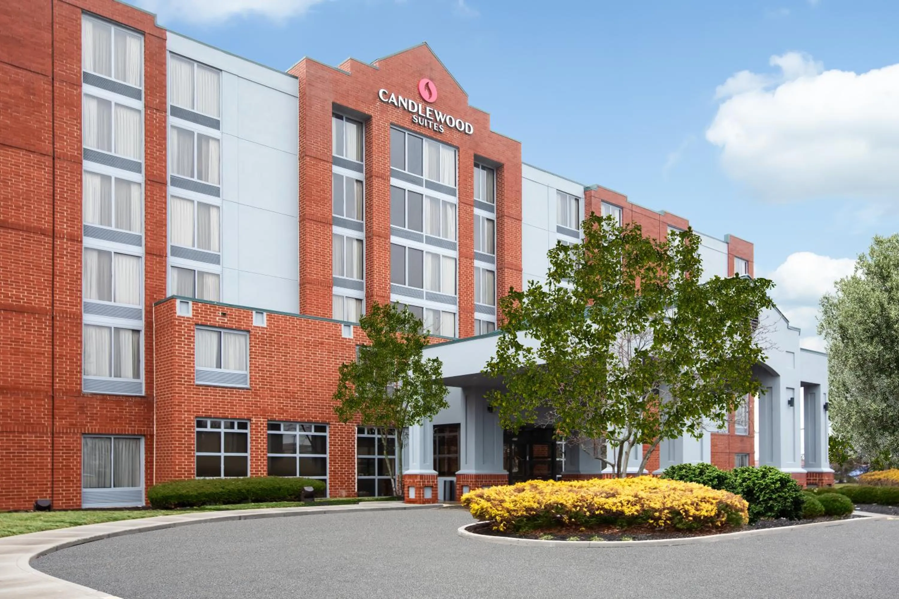 Property building in Candlewood Suites - Cincinnati Northeast - Mason by IHG