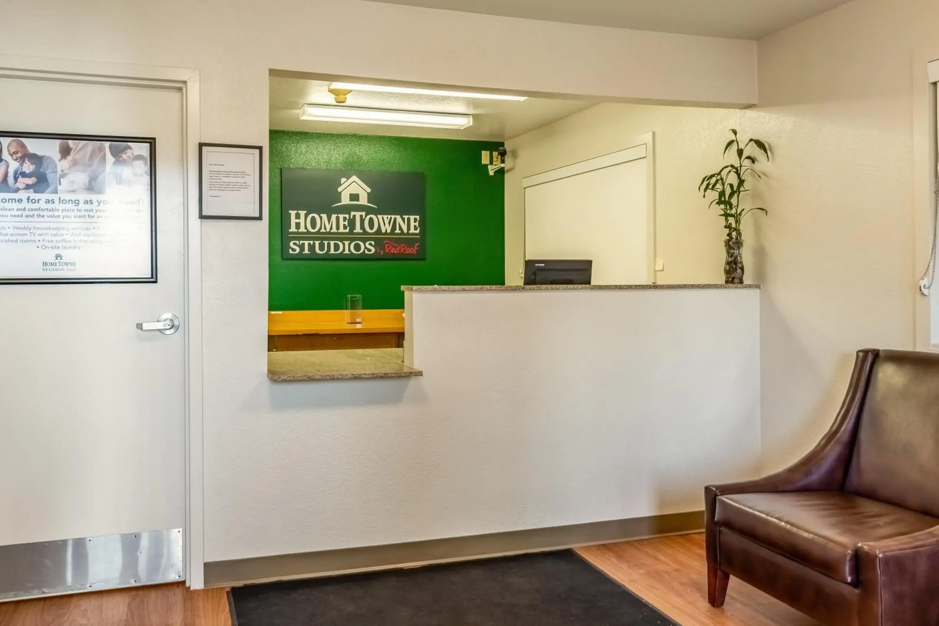 Lobby or reception in HomeTowne Studios by Red Roof Eugene - Springfield Lobby or reception in HomeTowne Studios by Red Roof Eugene - Springfield