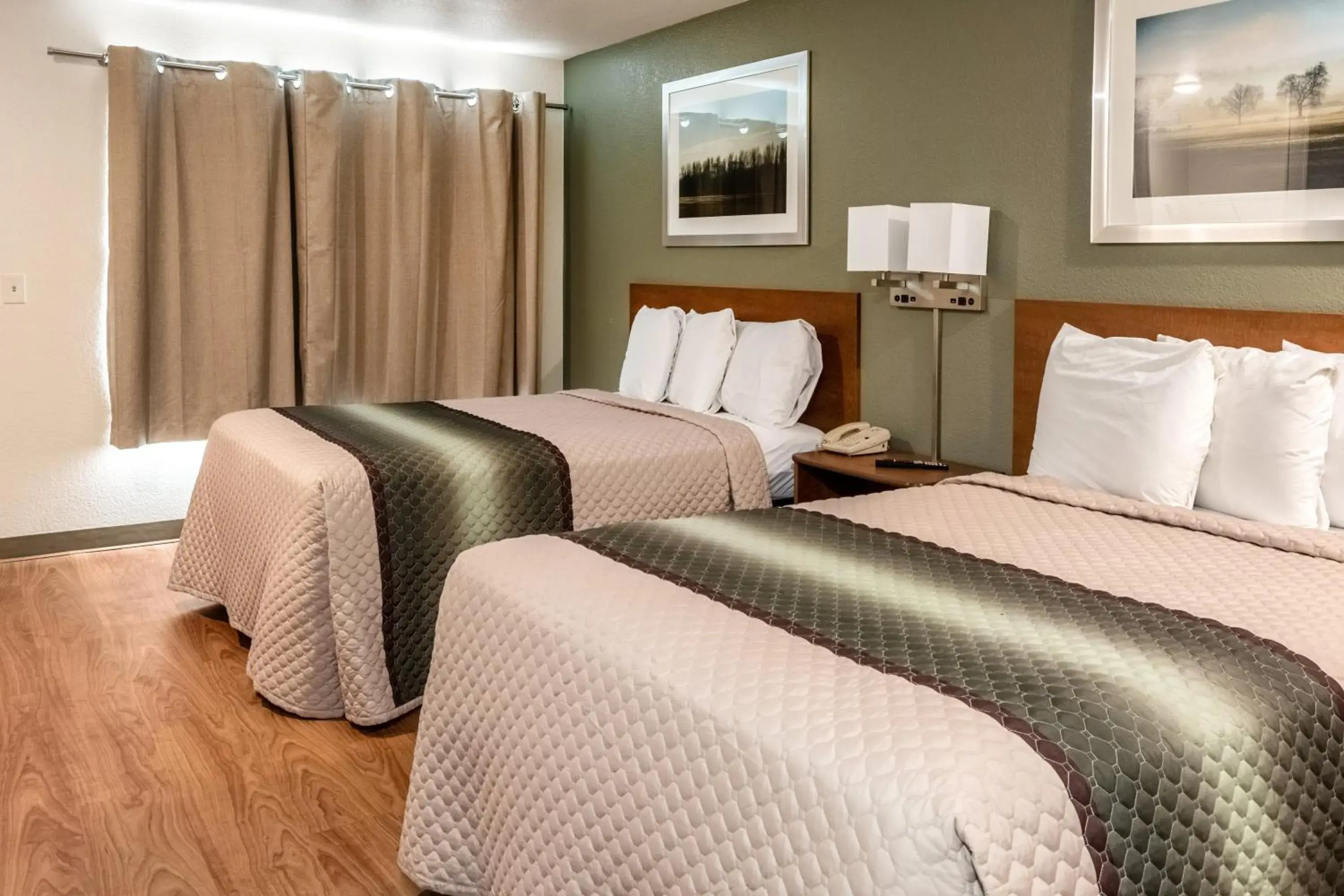 Studio Room with Two Queen Beds Non-Smoking in HomeTowne Studios by Red Roof Eugene - Springfield Studio Room with Two Queen Beds Non-Smoking in HomeTowne Studios by Red Roof Eugene - Springfield