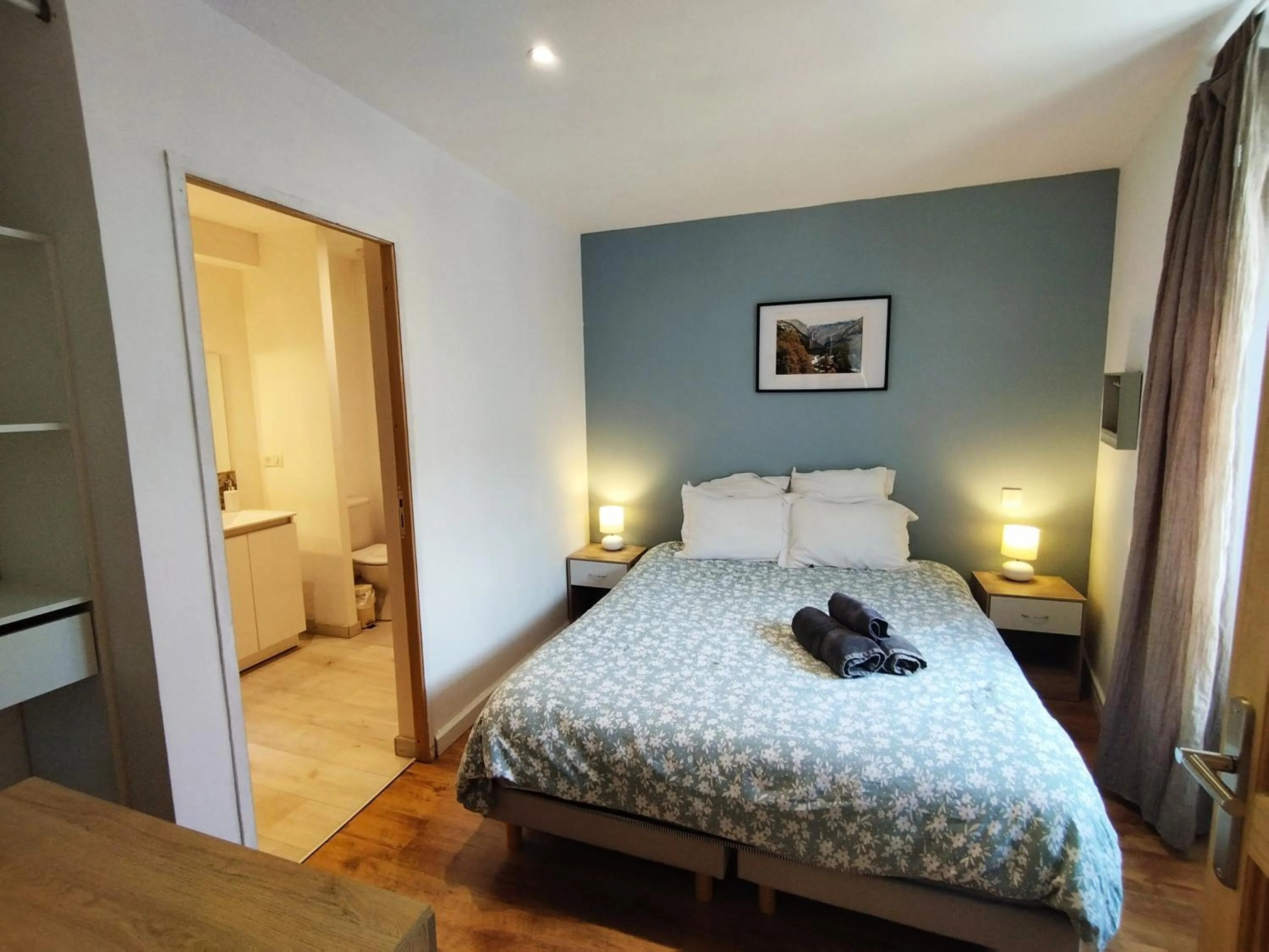 Bedroom, Bed in Chez Lolette