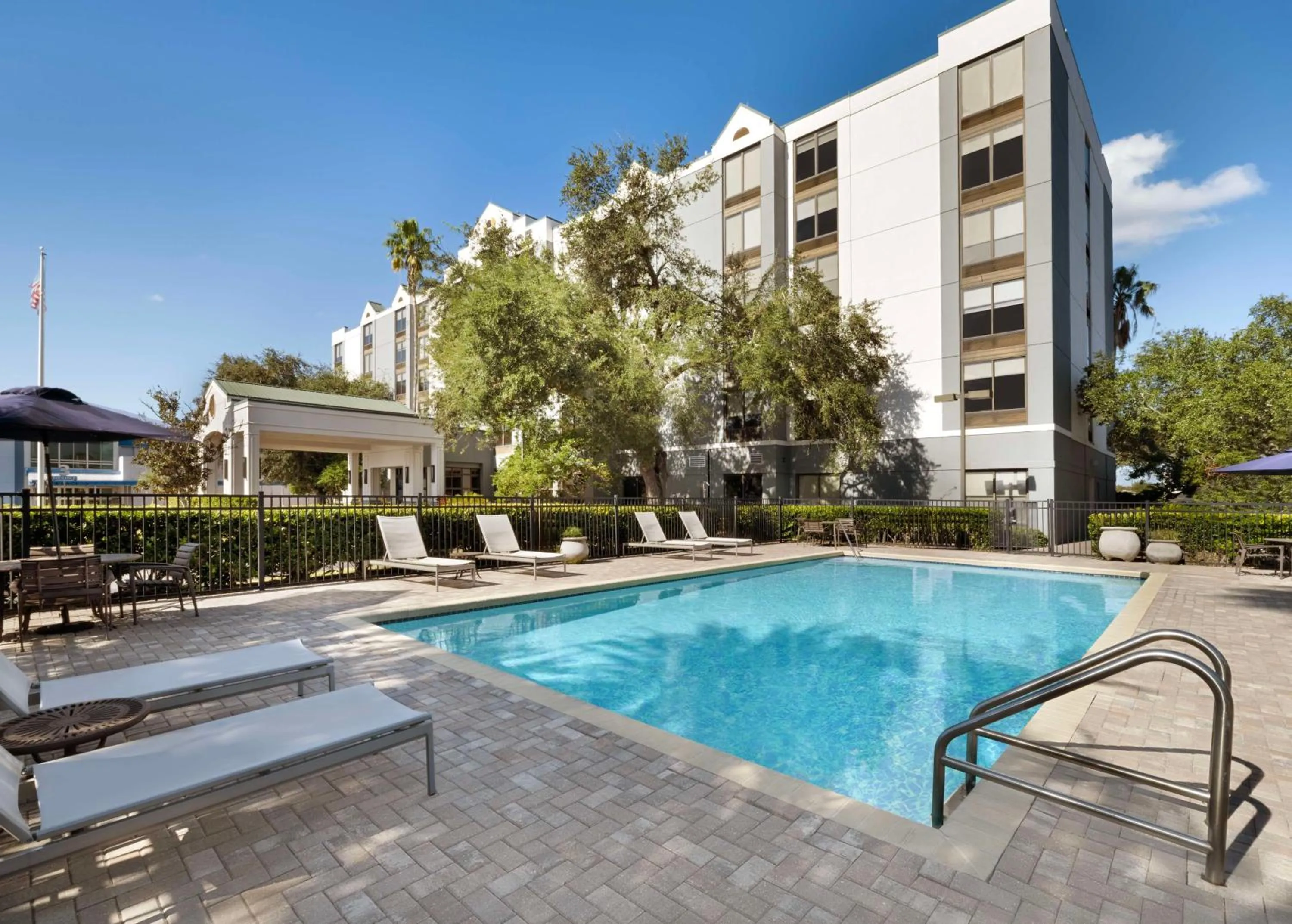 Swimming pool in Hyatt Place Lakeland Center