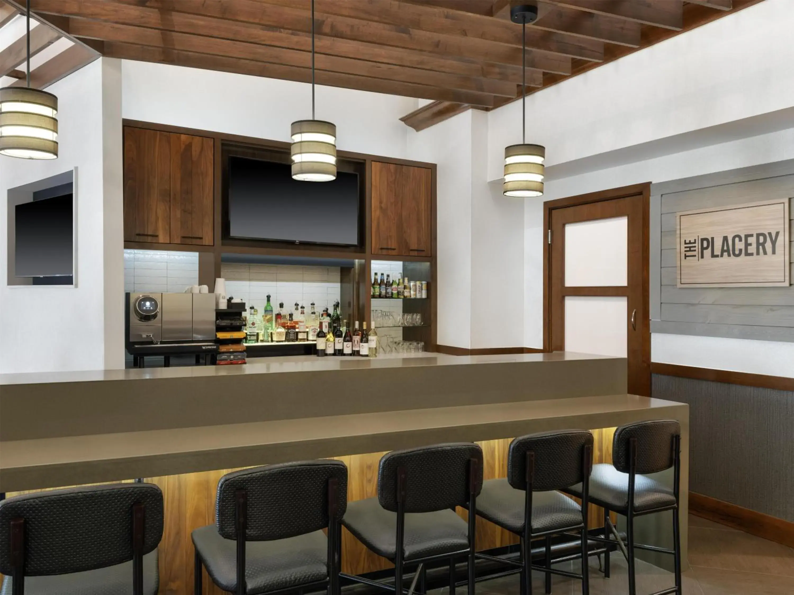 Restaurant/places to eat in Hyatt Place Lakeland Center Restaurant/places to eat in Hyatt Place Lakeland Center