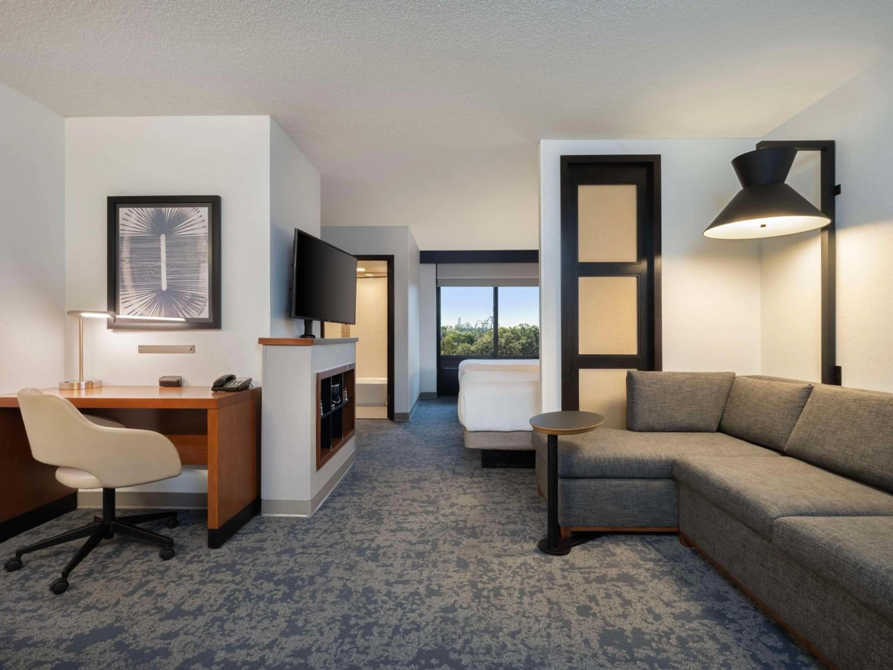 Photo of the whole room in Hyatt Place Lakeland Center