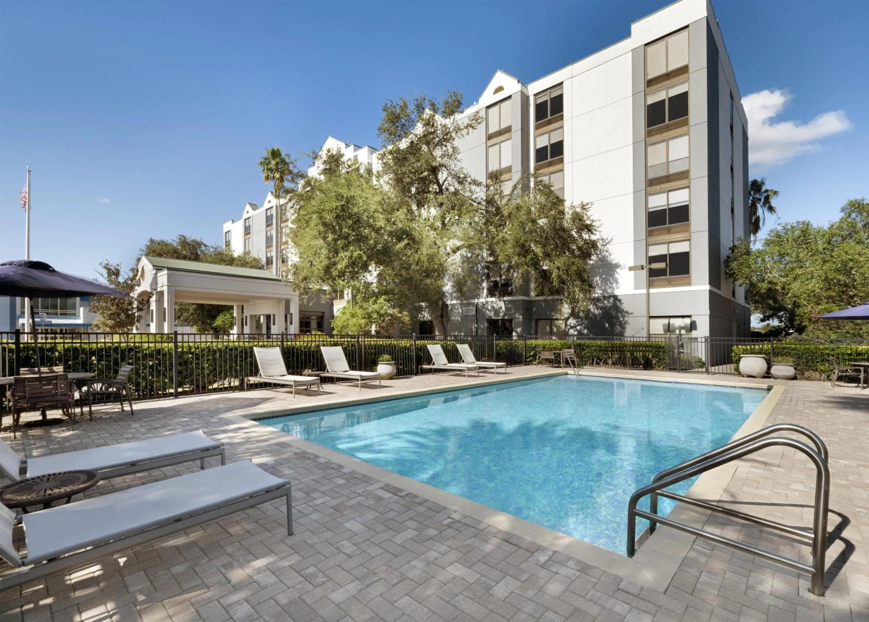 Swimming pool in Hyatt Place Lakeland Center