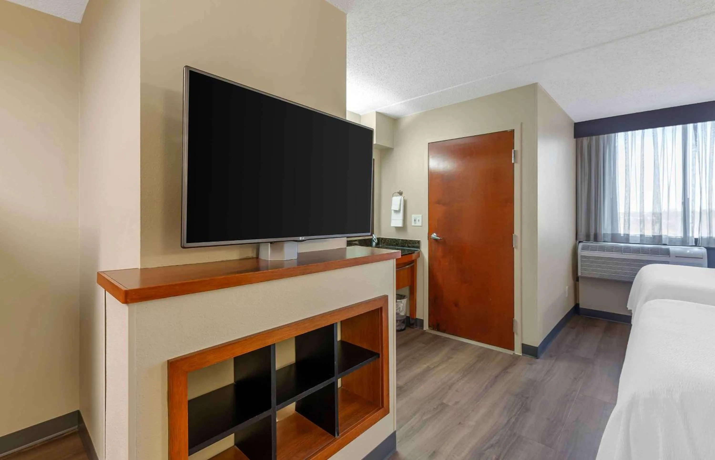 Bedroom, Bed in Extended Stay America Premier Suites - Cleveland - Independence