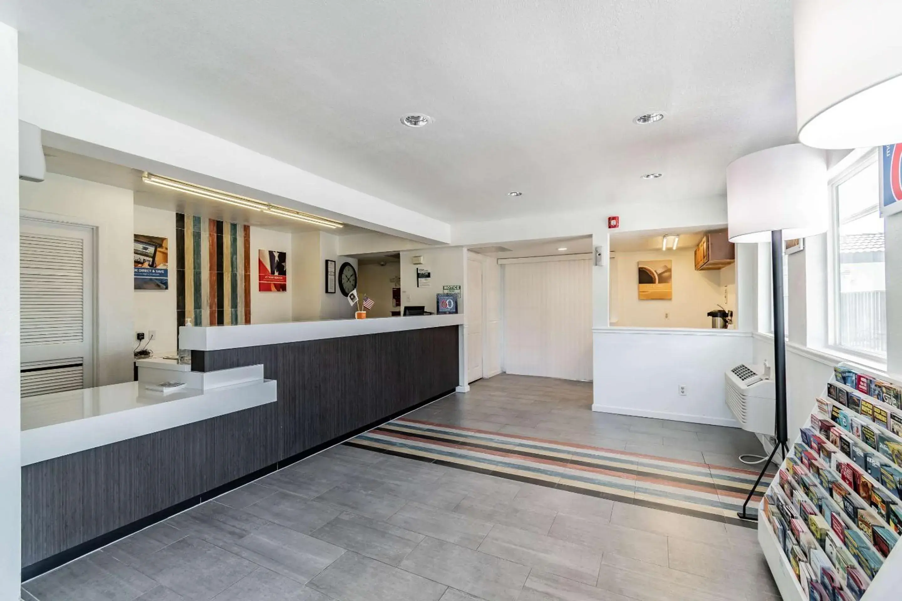 Lobby or reception in Motel 6 Tampa Near Fairgrounds - Casino Lobby or reception in Motel 6 Tampa Near Fairgrounds - Casino