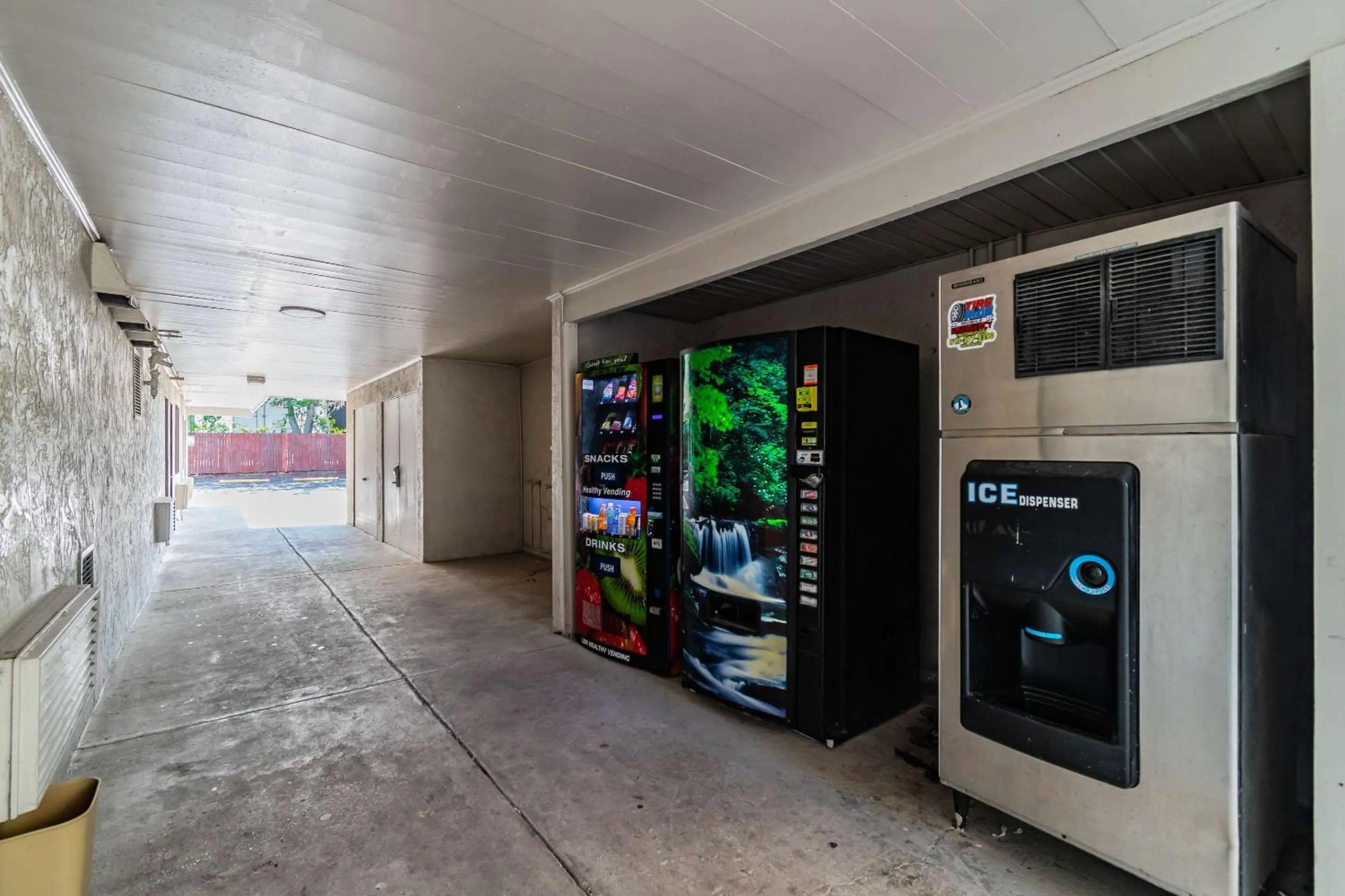 vending machine in Motel 6 Tampa Near Fairgrounds - Casino