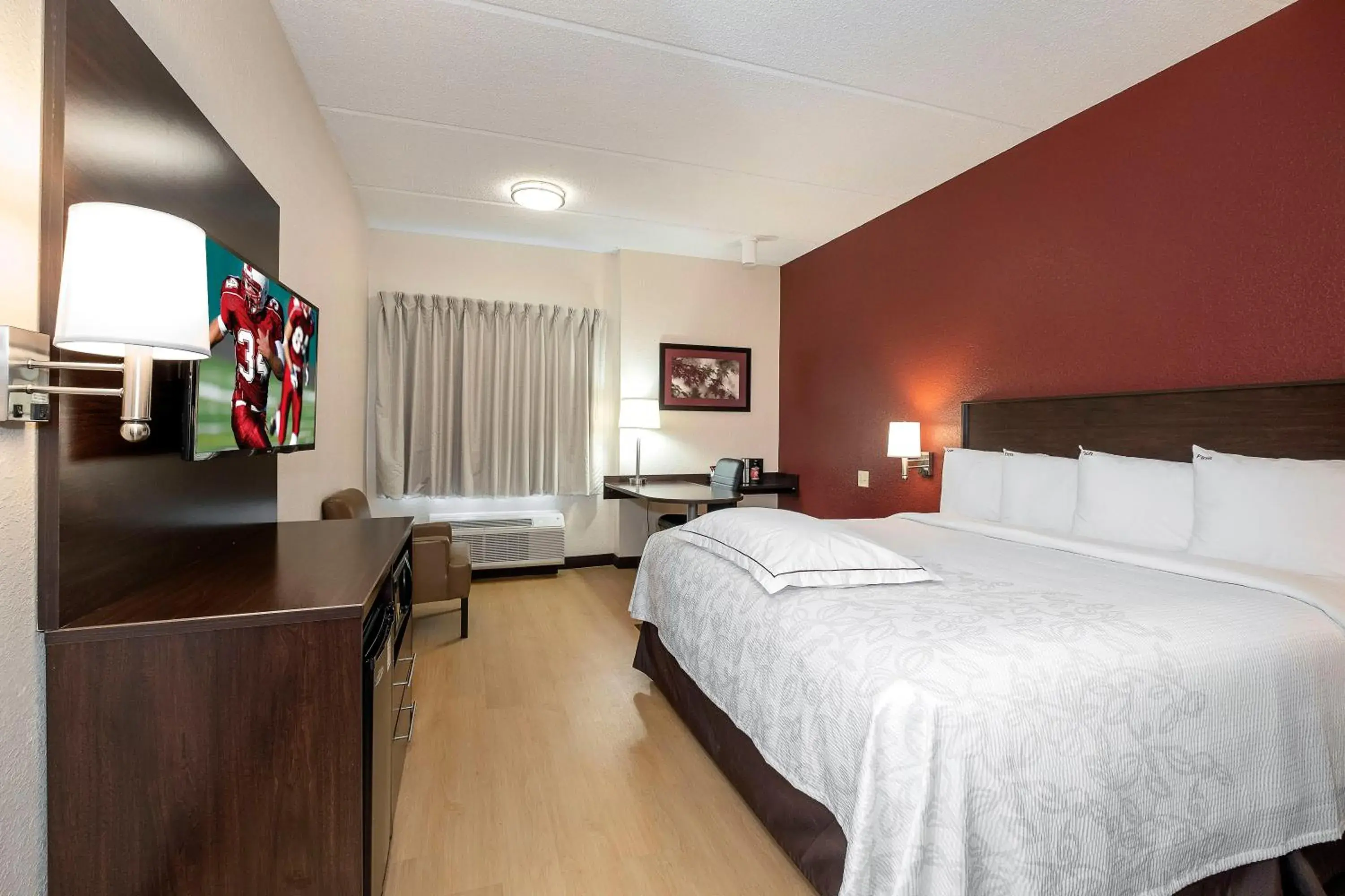 Photo of the whole room, Bed in Red Roof Inn PLUS+ Jacksonville – Southpoint Photo of the whole room, Bed in Red Roof Inn PLUS+ Jacksonville – Southpoint