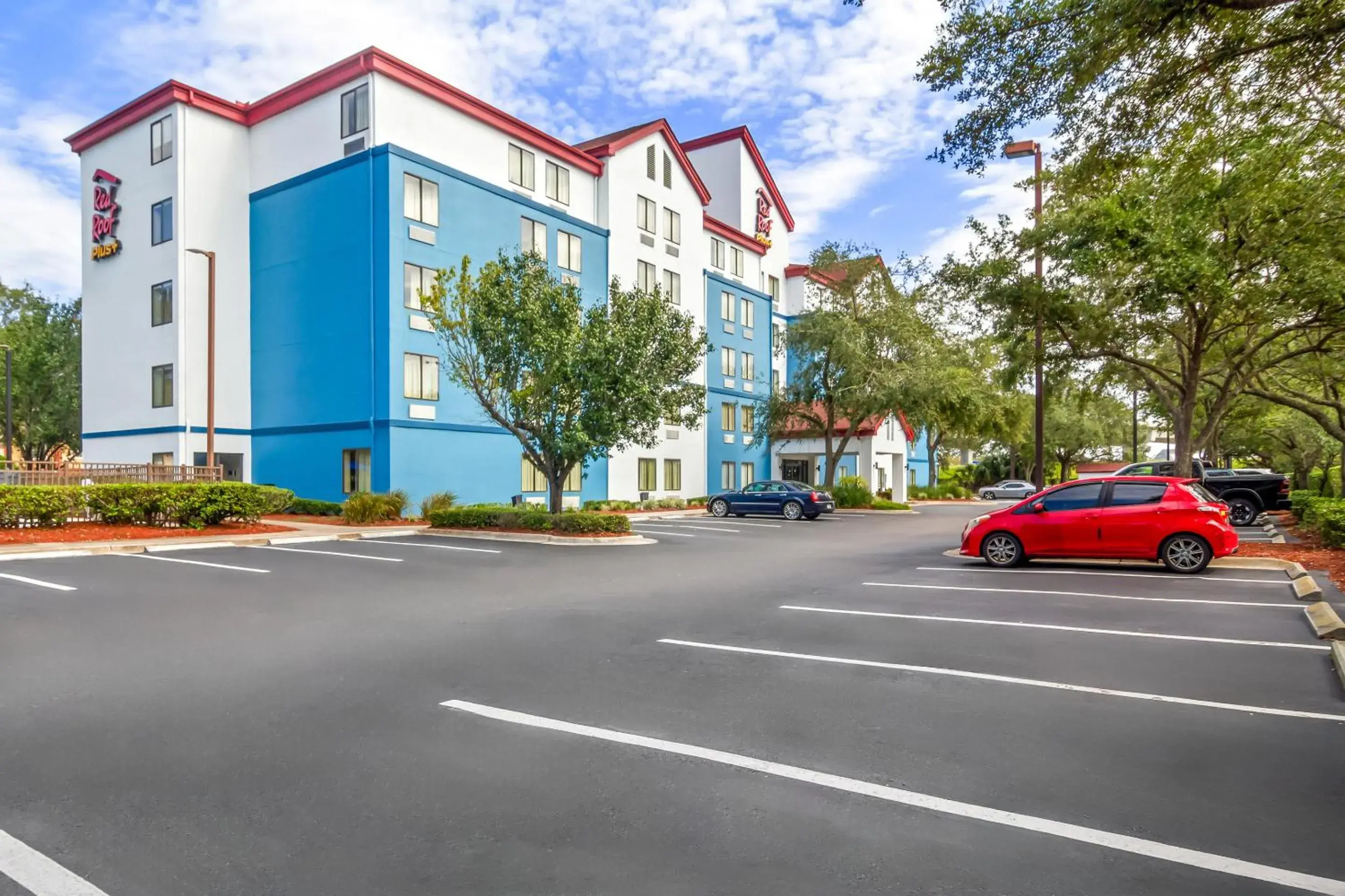 Property building in Red Roof Inn PLUS+ Jacksonville – Southpoint Property building in Red Roof Inn PLUS+ Jacksonville – Southpoint