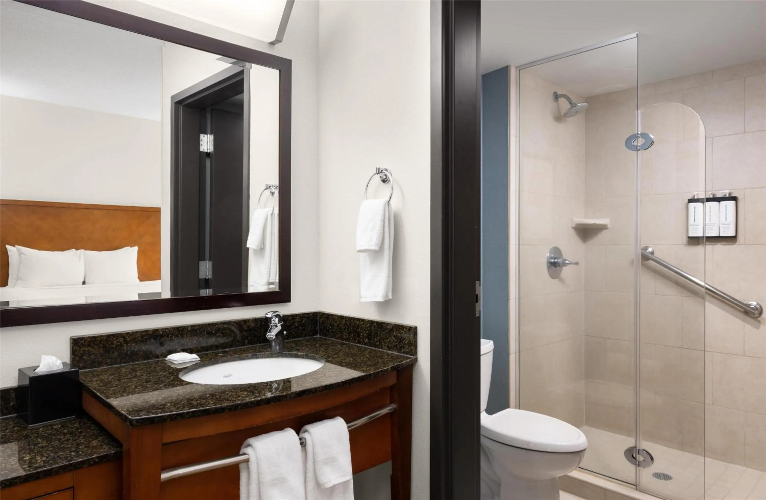 Bathroom in Hyatt Place Memphis Germantown