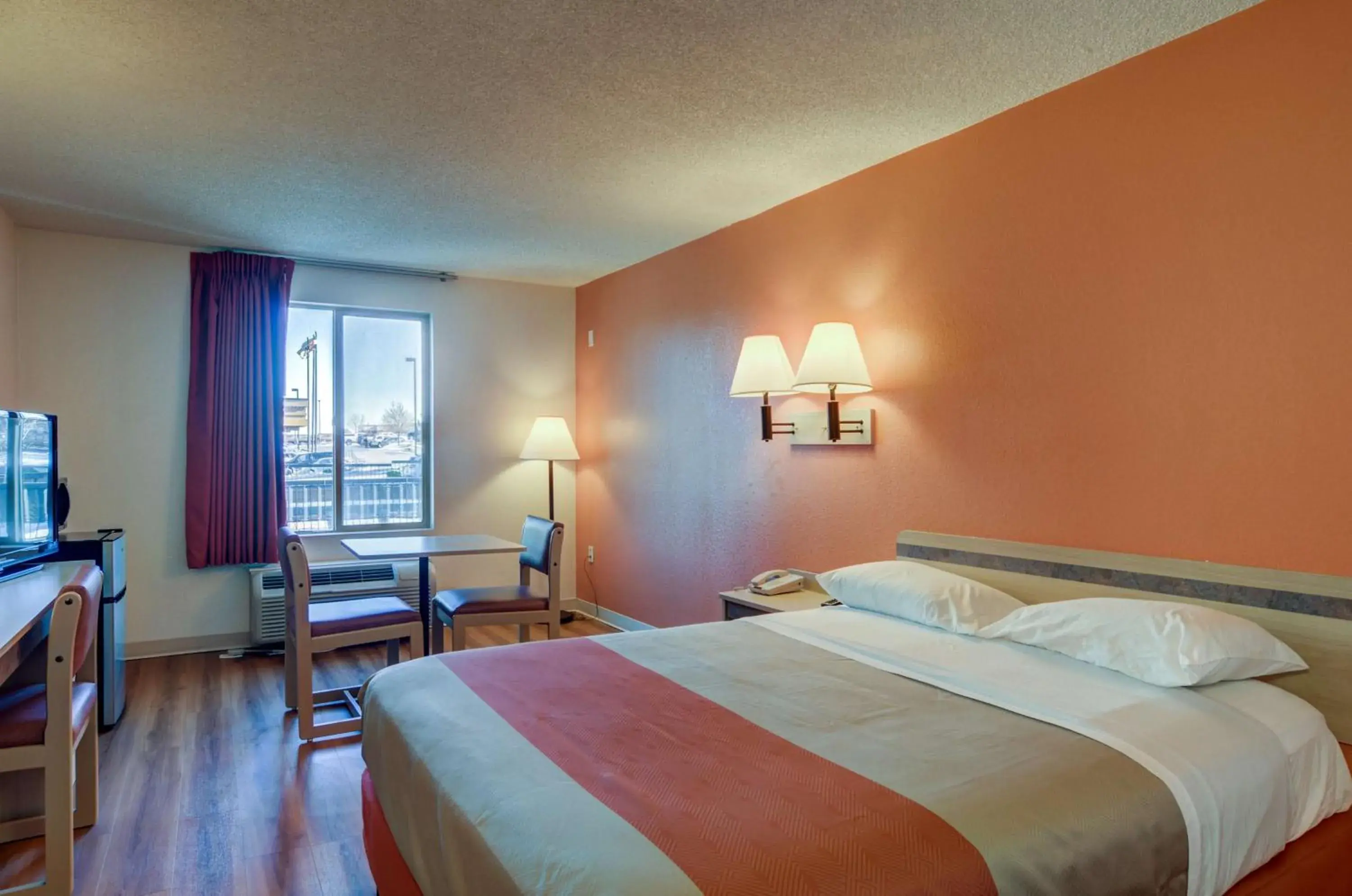 Queen Room - single occupancy - Non-Smoking in Motel 6-Greenwood Village, CO - Denver - South Tech Center Queen Room - single occupancy - Non-Smoking in Motel 6-Greenwood Village, CO - Denver - South Tech Center